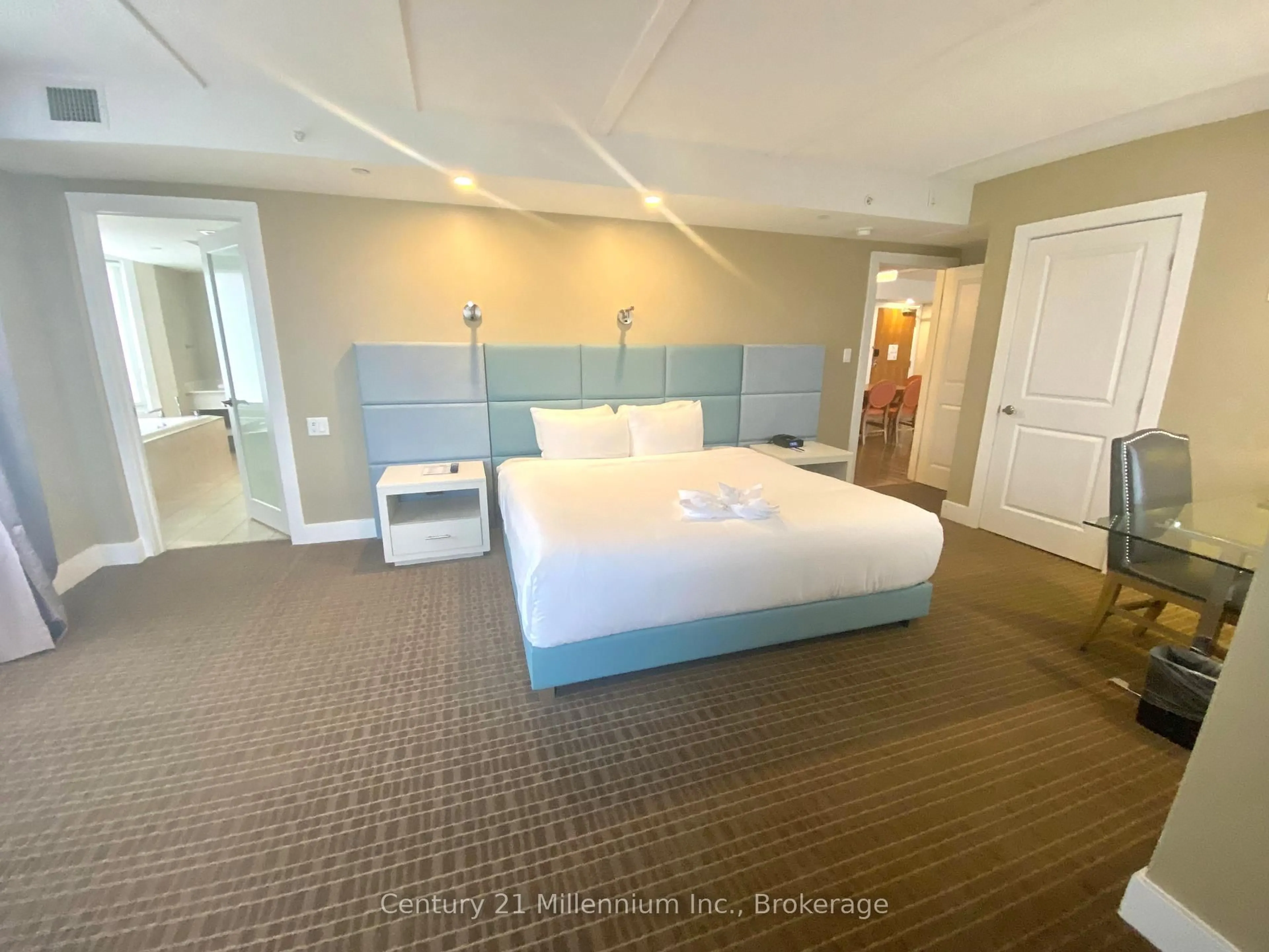 A pic of a room for 9 HARBOUR St #6101-03, Collingwood Ontario L9Y 5C5