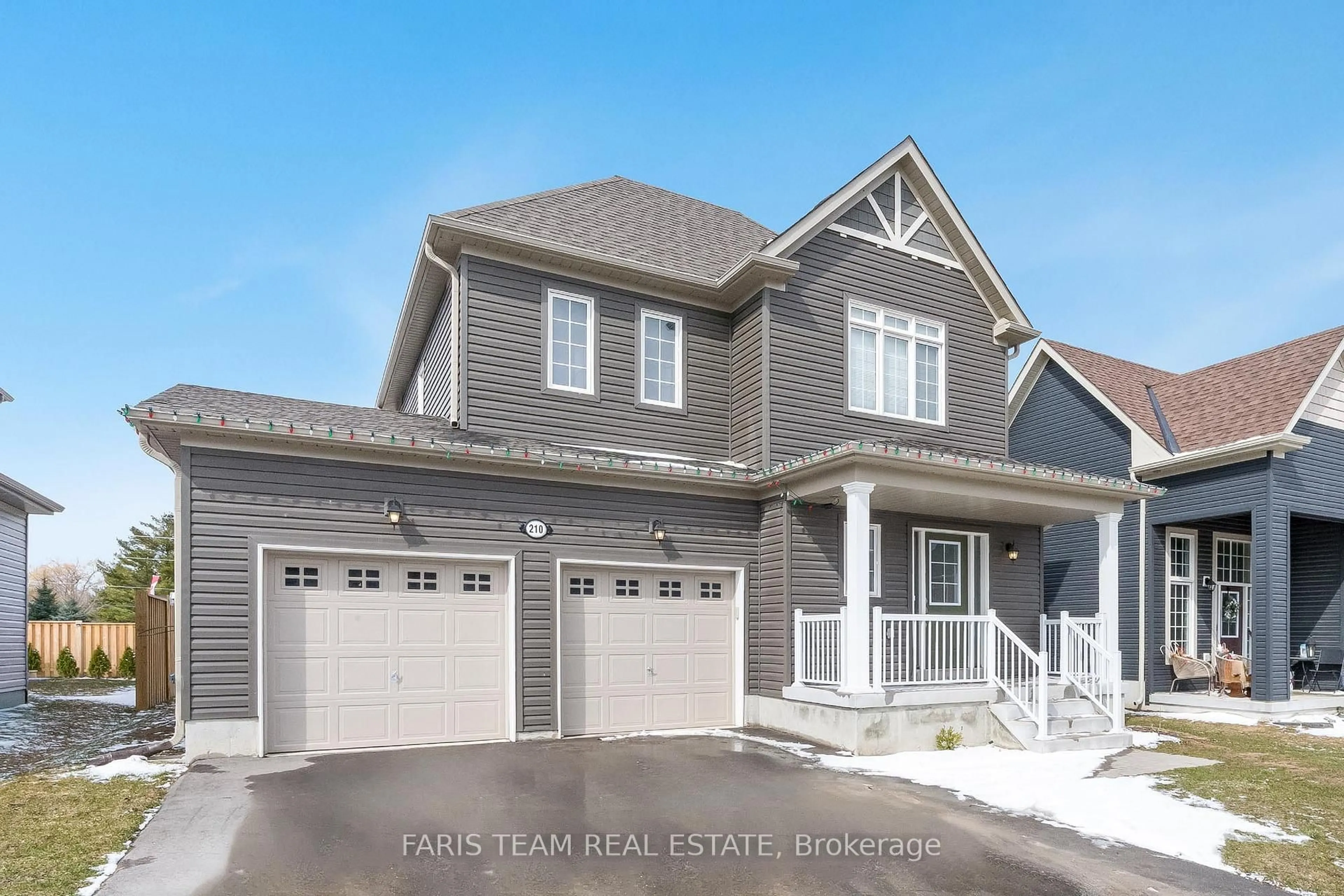 Home with vinyl exterior material, street for 210 Springfield Cres, Clearview Ontario L0M 1S0