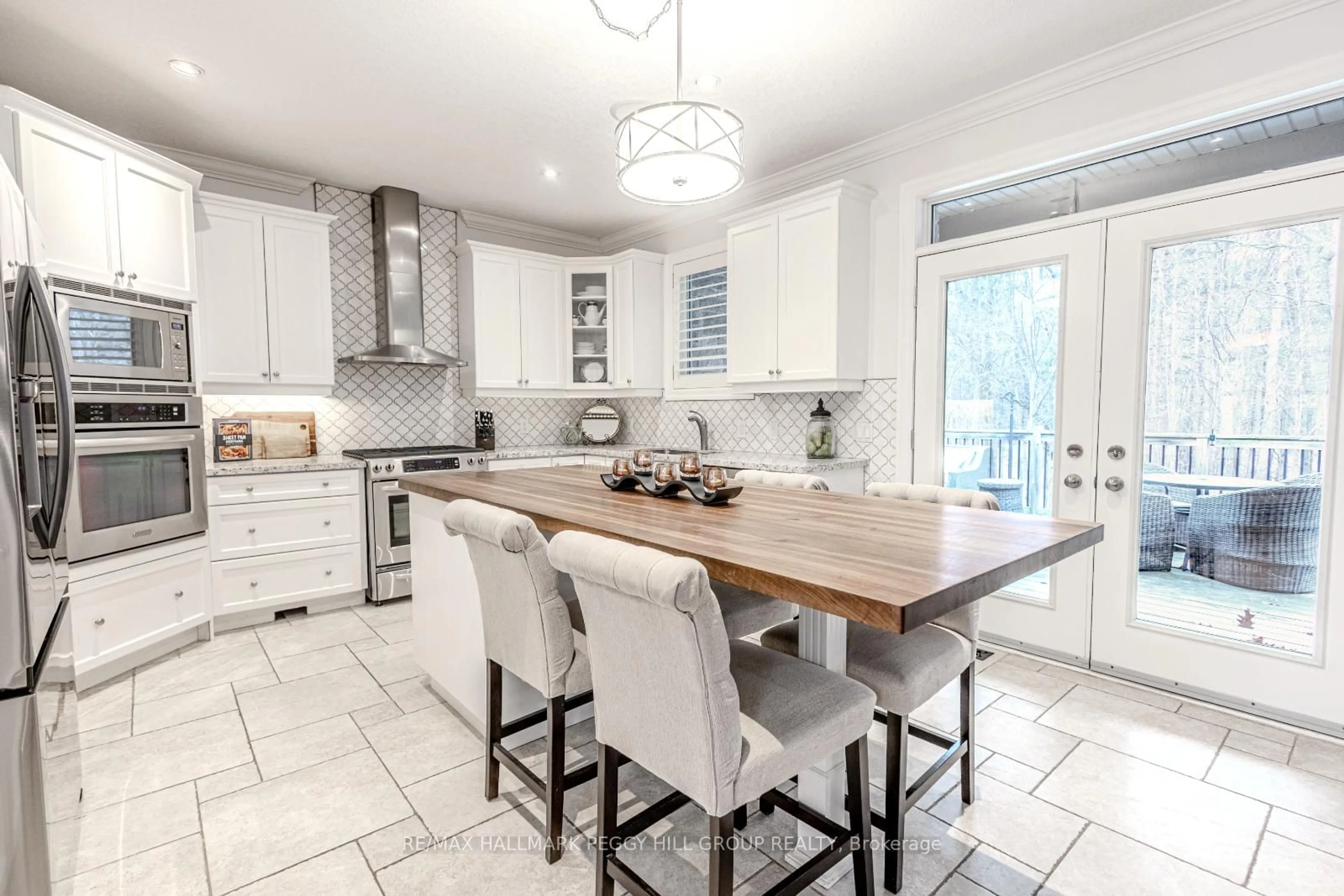Open concept kitchen, ceramic/tile floor for 6 Collins Lane, Springwater Ontario L9X 0H4