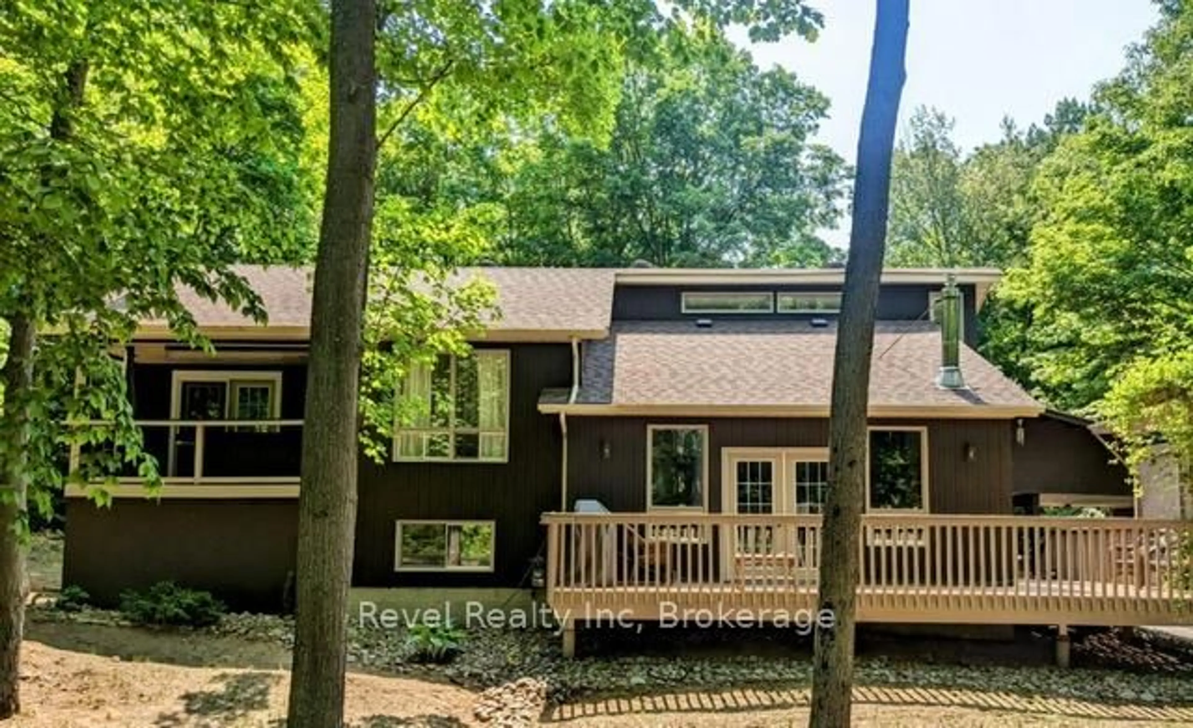 Home with vinyl exterior material, forest/trees view for 158 DESROCHES Tr, Tiny Ontario L9M 0H9