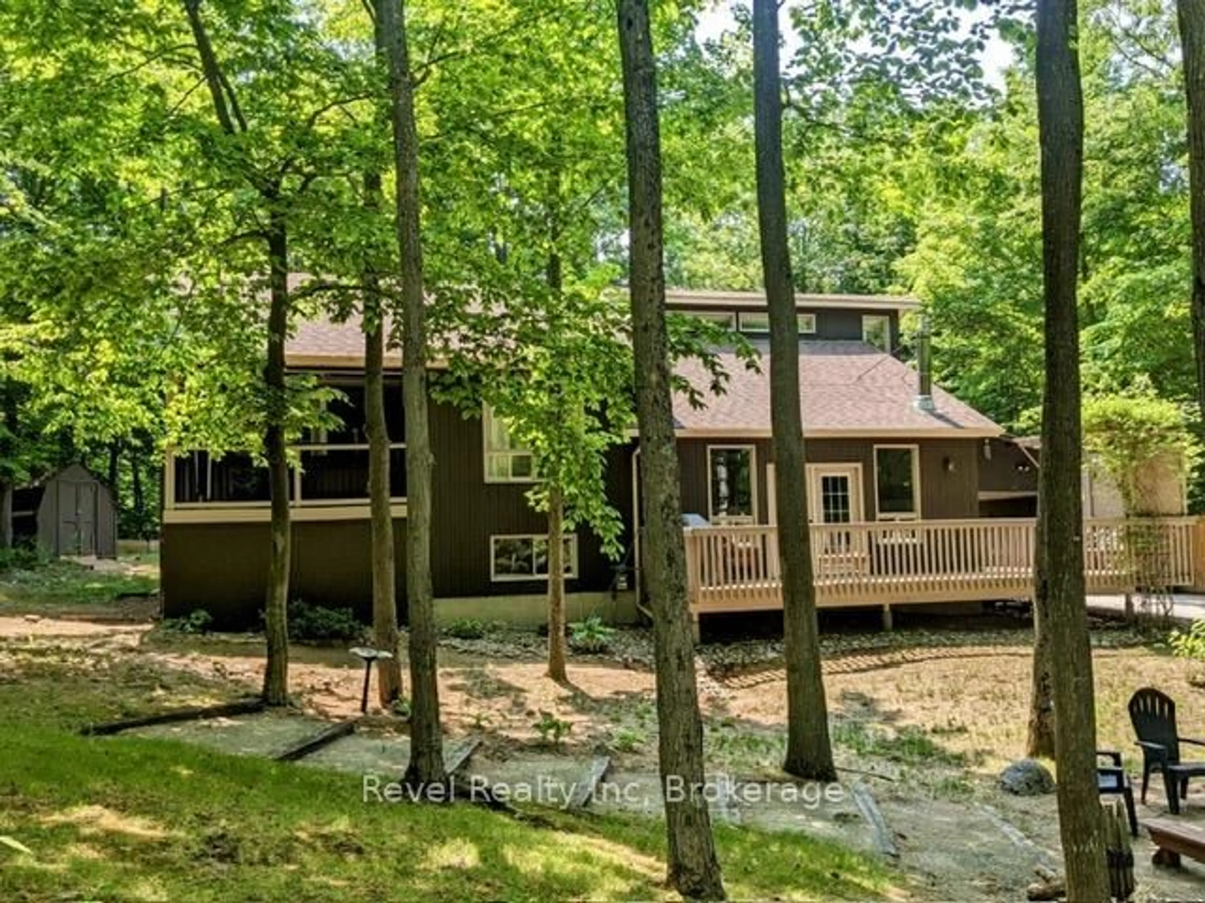 Home with vinyl exterior material, forest/trees view for 158 DESROCHES Tr, Tiny Ontario L9M 0H9