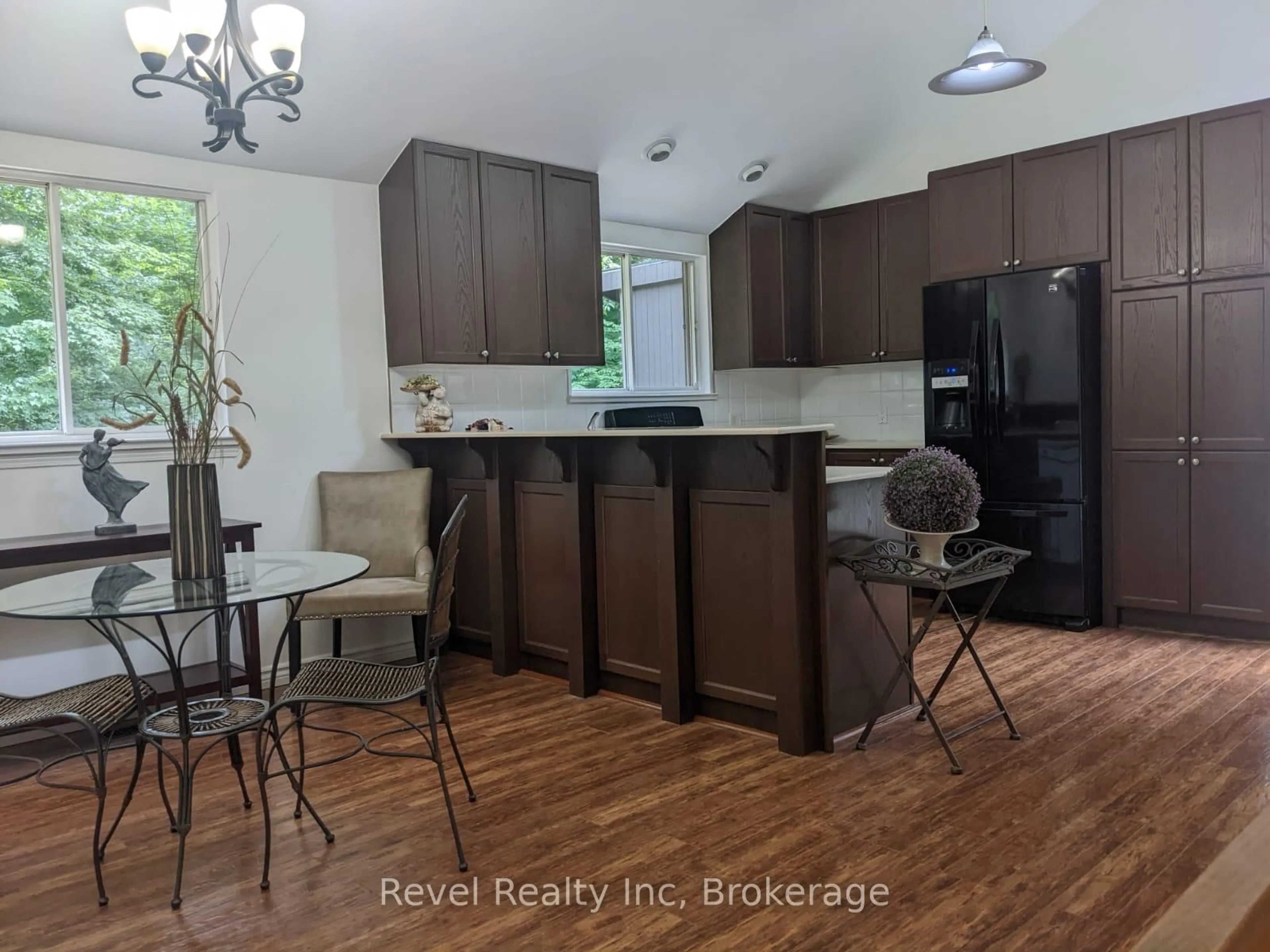 Open concept kitchen, unknown for 158 DESROCHES Tr, Tiny Ontario L9M 0H9