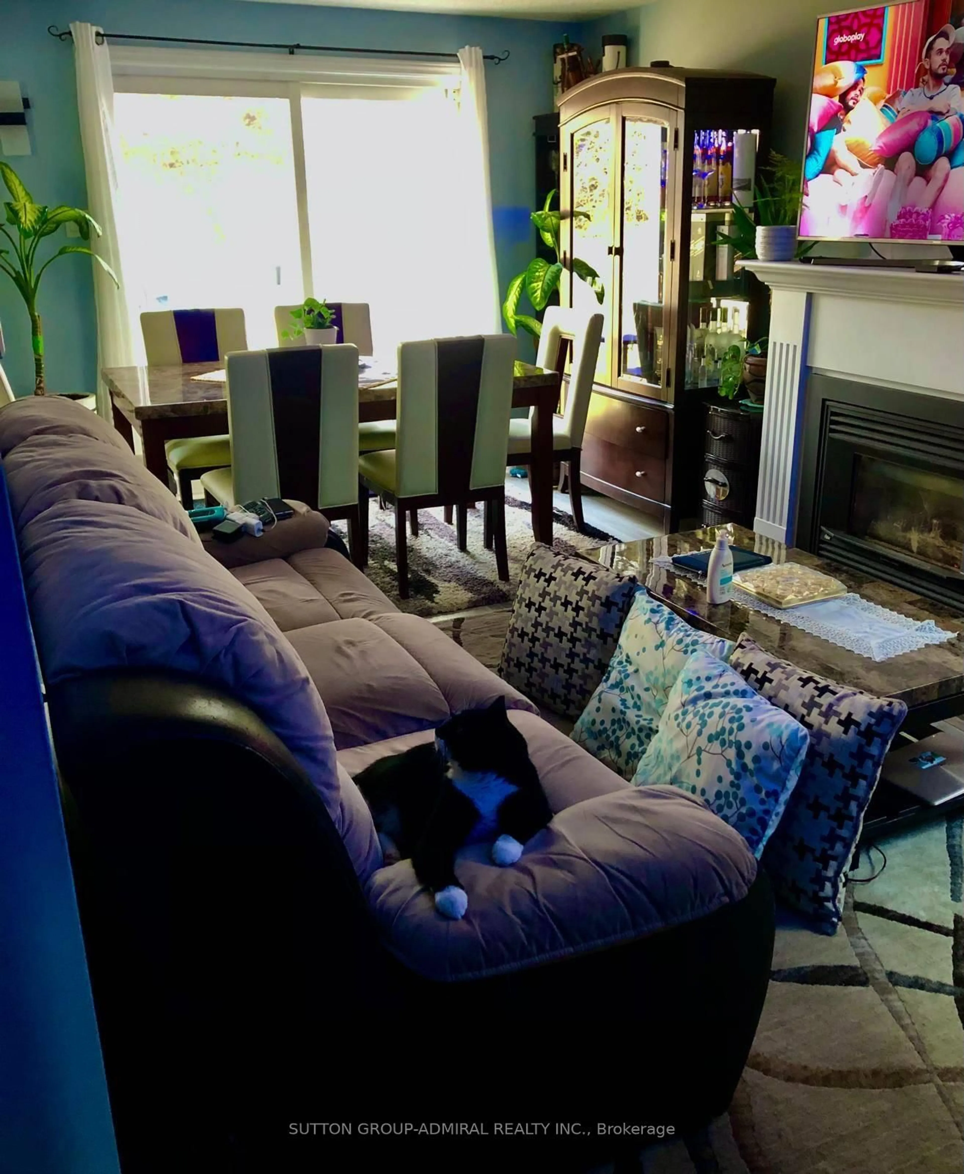 Living room with furniture, unknown for 39 Corbett Dr, Barrie Ontario L4M 5S9