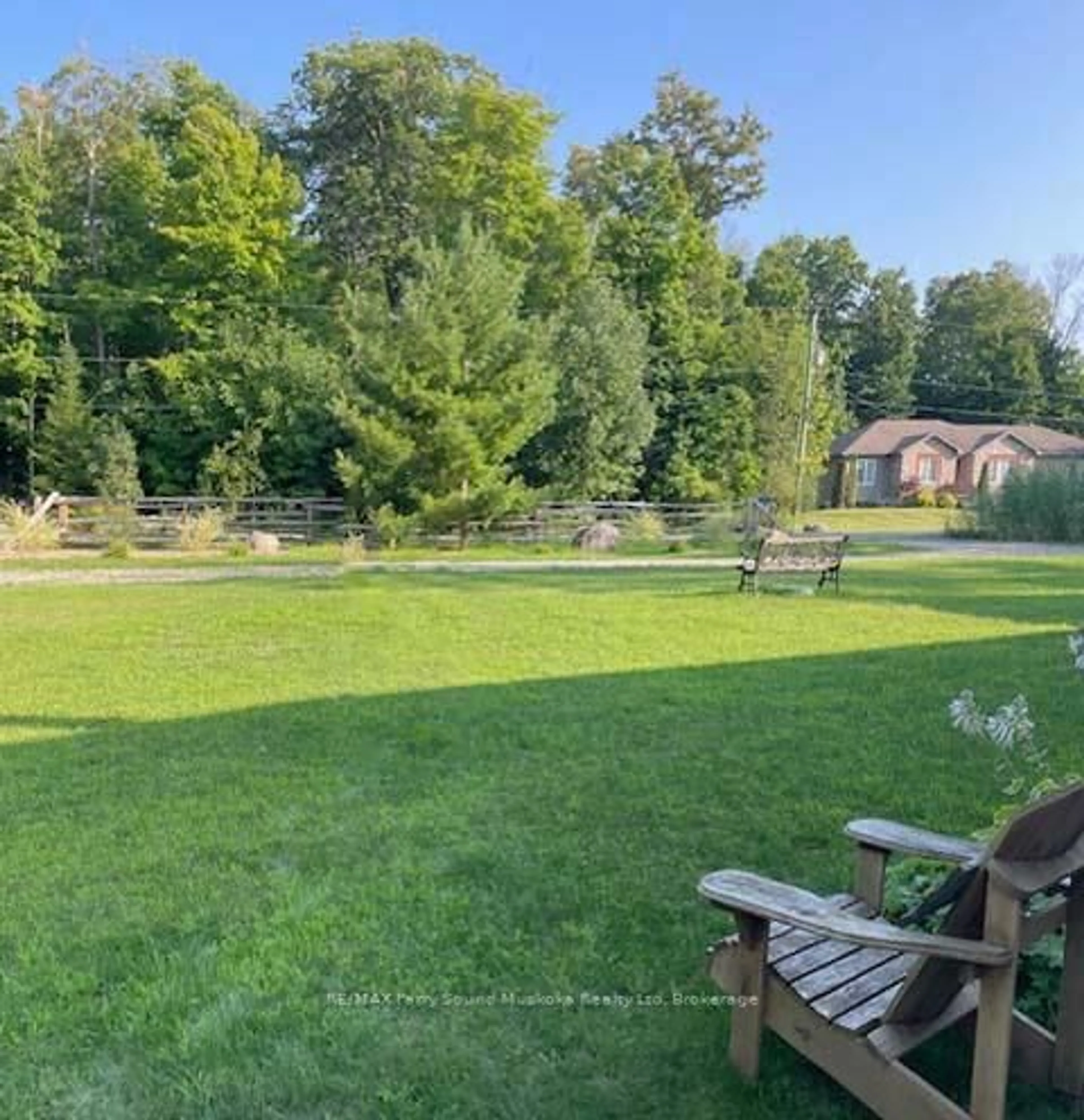 A pic from outside/outdoor area/front of a property/back of a property/a pic from drone, water/lake/river/ocean view for 52 Meadows Ave, Tay Ontario L0K 2C0
