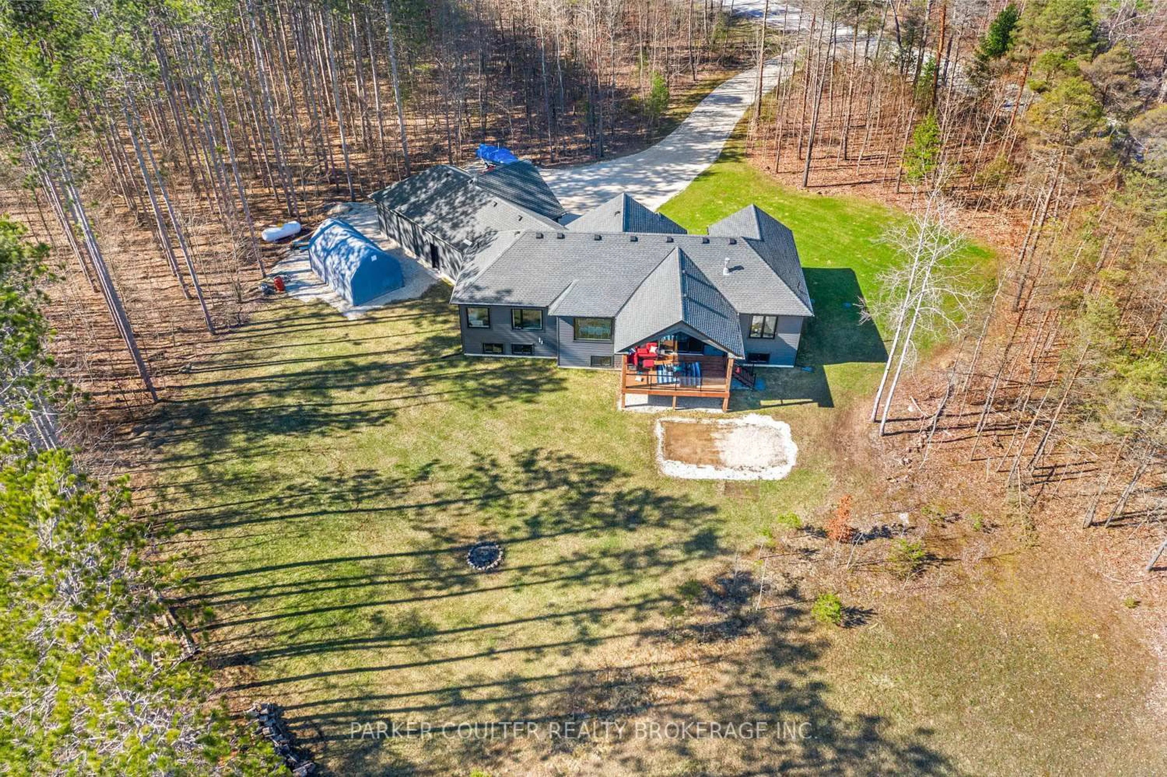 A pic from outside/outdoor area/front of a property/back of a property/a pic from drone, water/lake/river/ocean view for 3091 Centre Line Rd, Clearview Ontario L0M 1N0