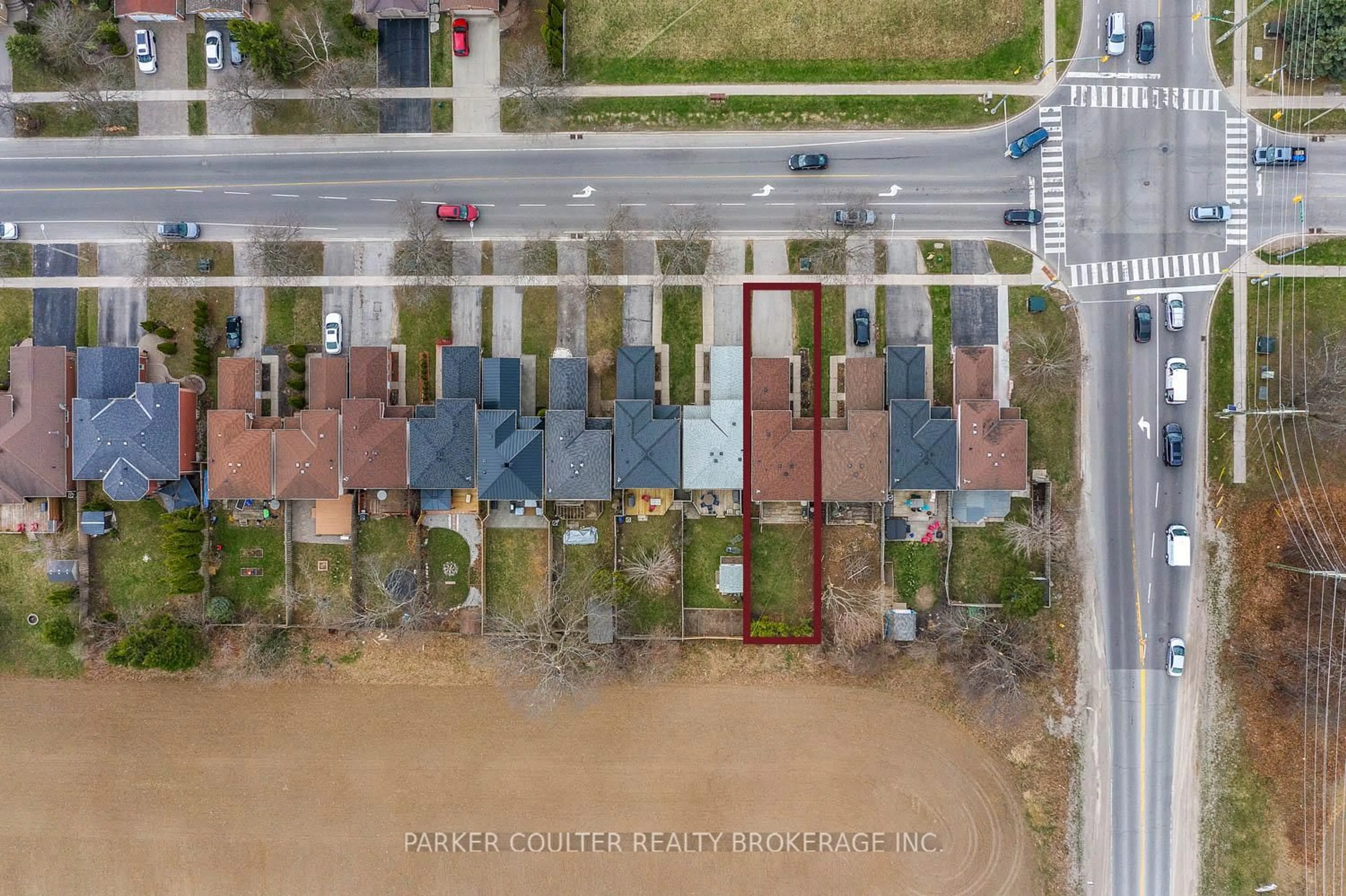 A pic from outside/outdoor area/front of a property/back of a property/a pic from drone, water/lake/river/ocean view for 386 Livingstone St, Barrie Ontario L4N 7M9