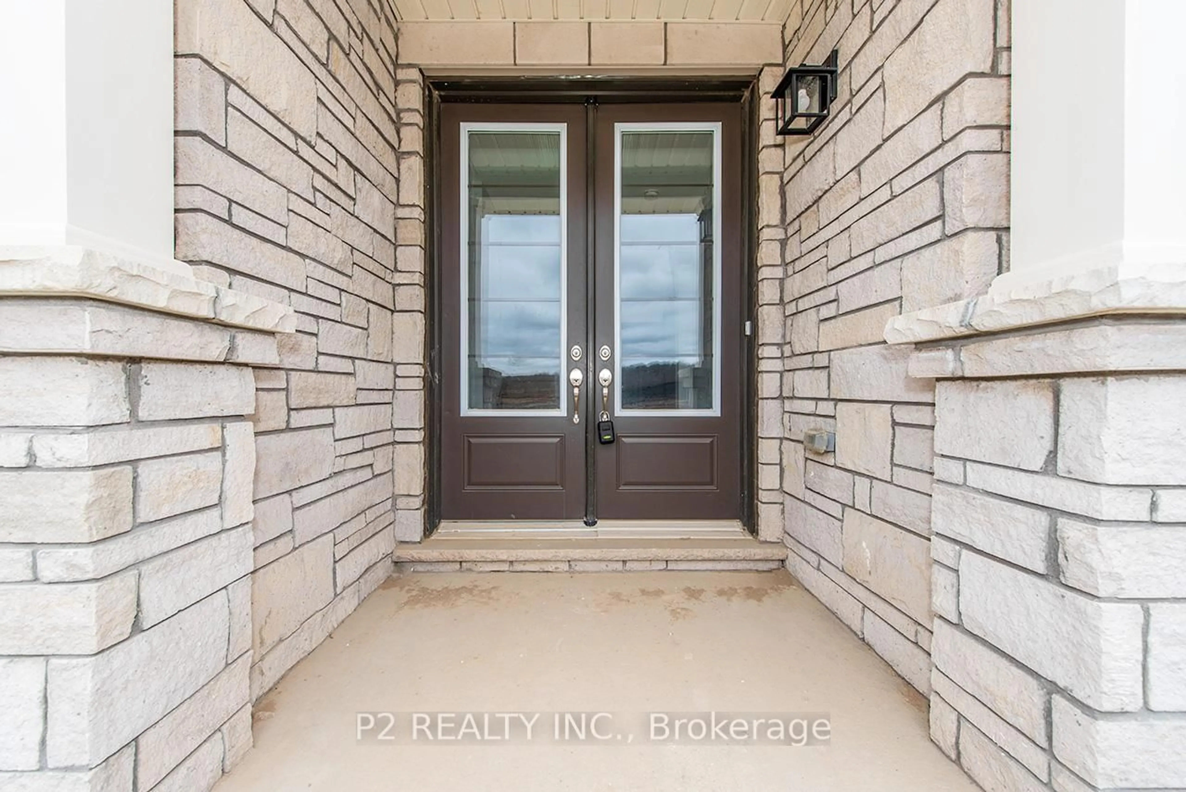 Indoor entryway for 49 Periwinkle Rd, Springwater Ontario L9X 2C9