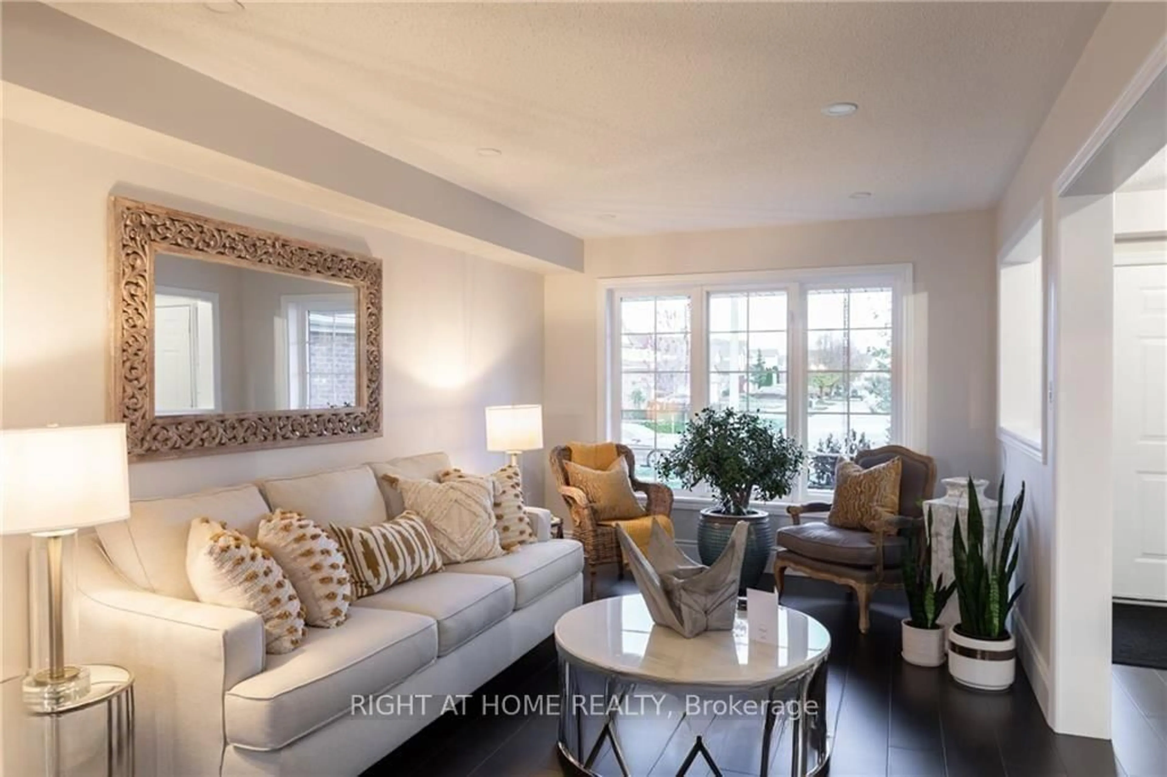 Living room with furniture, unknown for 6 COUNTRY Lane, Barrie Ontario L4N 0E6