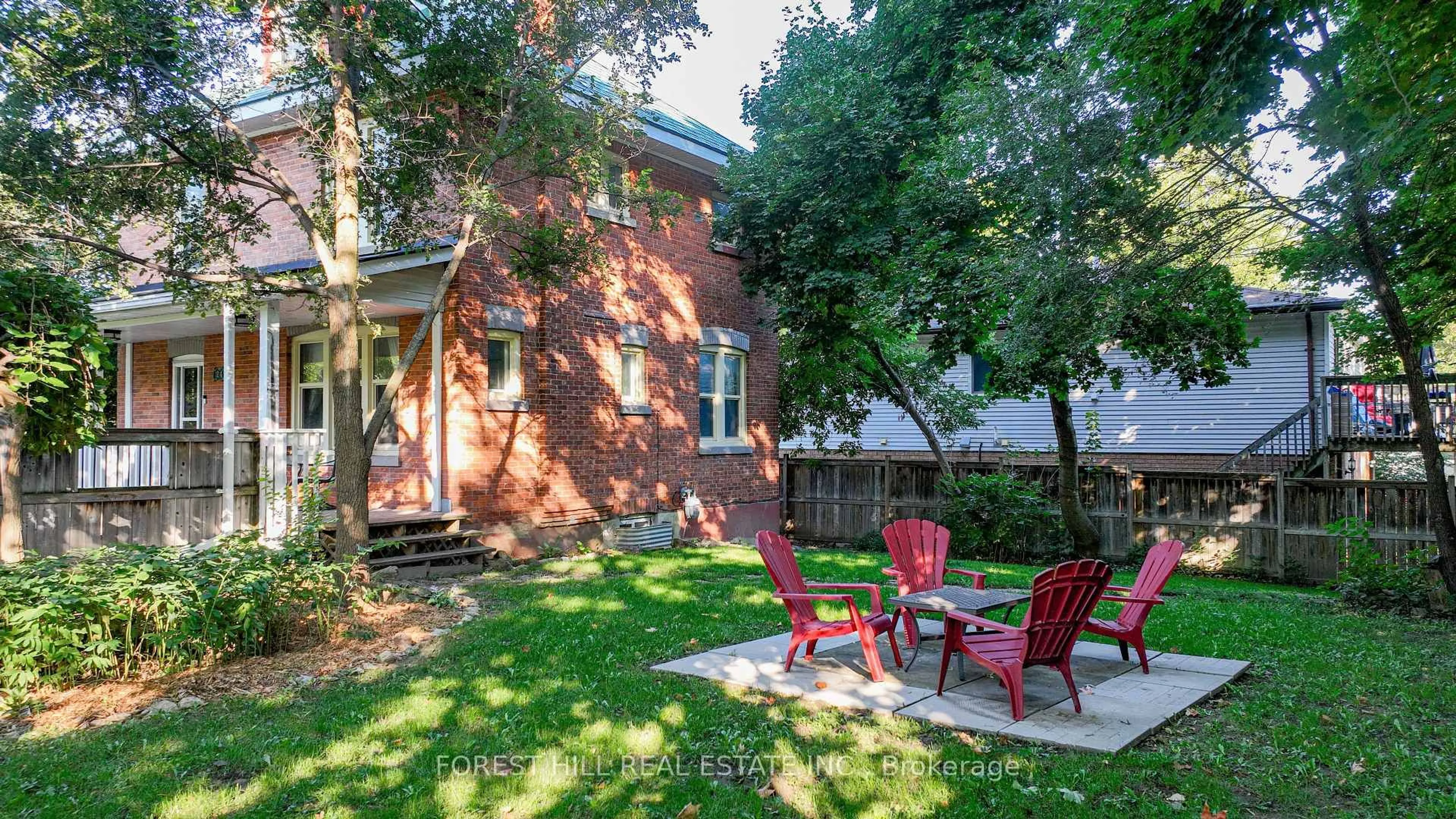 Patio, street for 24 Penetang St, Barrie Ontario L4M 1V6