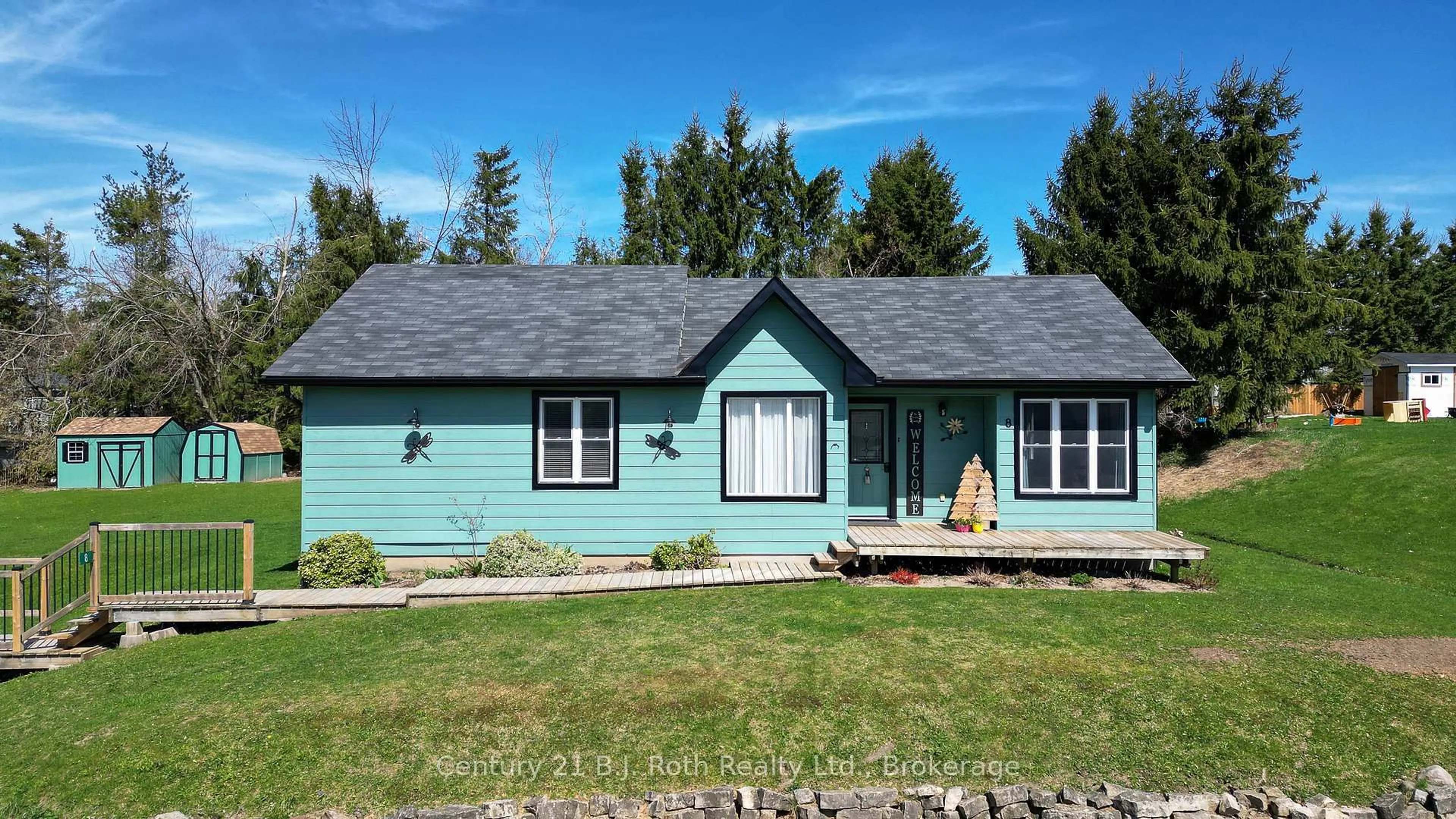 Home with vinyl exterior material, street for 8 AGNES St, Oro-Medonte Ontario L0K 1N0