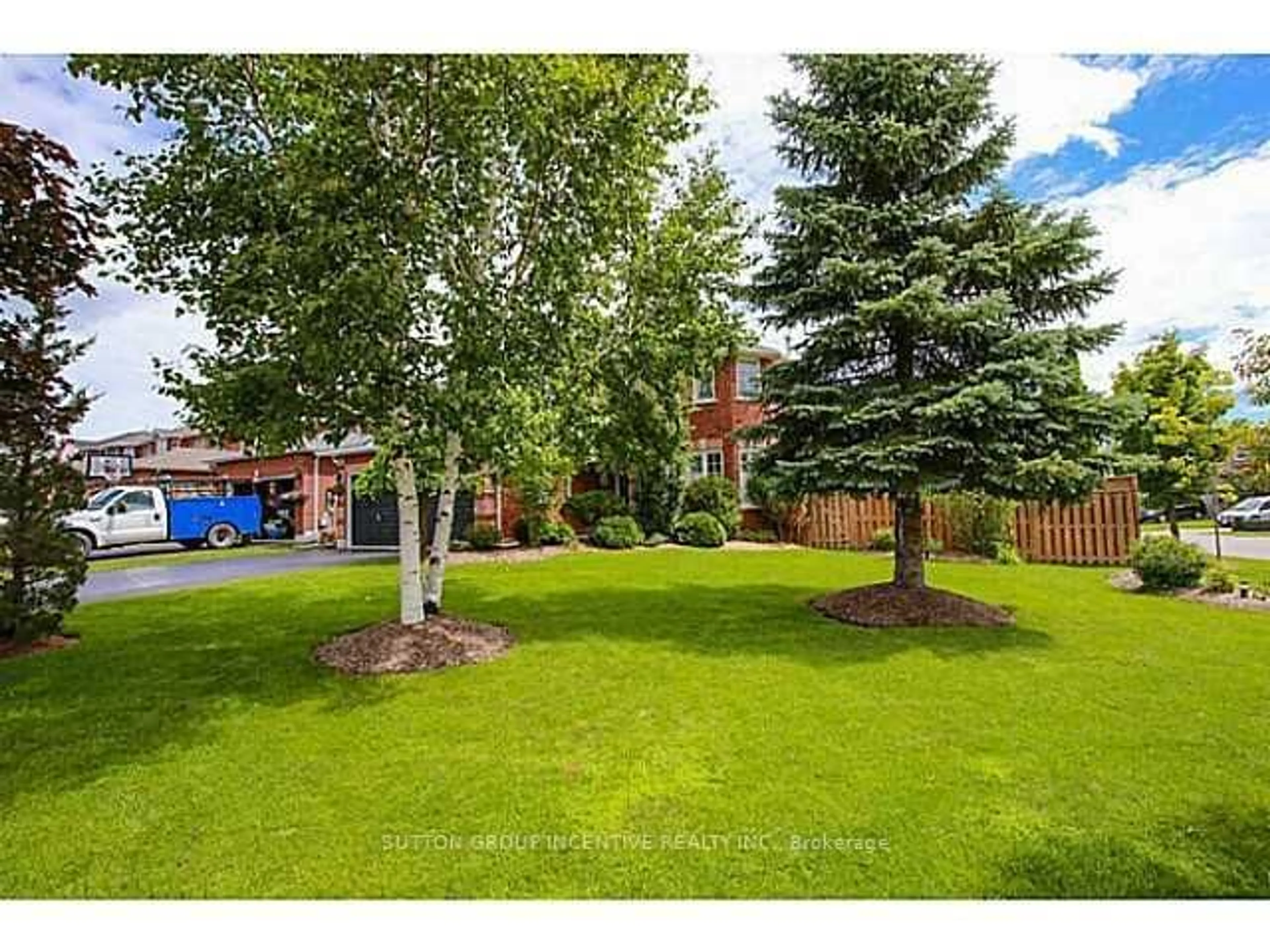 A pic from outside/outdoor area/front of a property/back of a property/a pic from drone, unknown for 101 Ward Dr, Barrie Ontario L4N 8A5