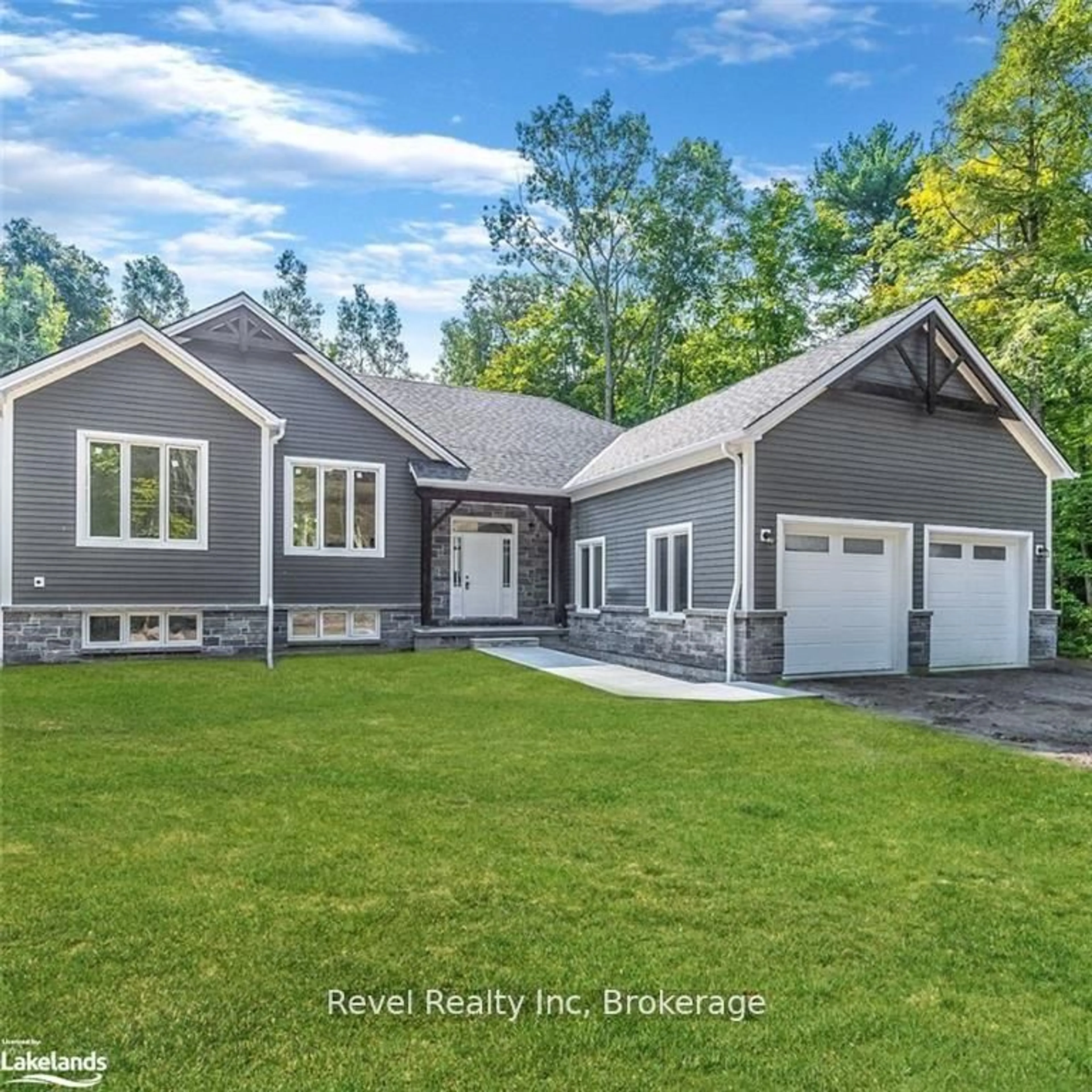 Home with vinyl exterior material, street for 5 OAKWOOD Ave, Tiny Ontario L9M 0J2