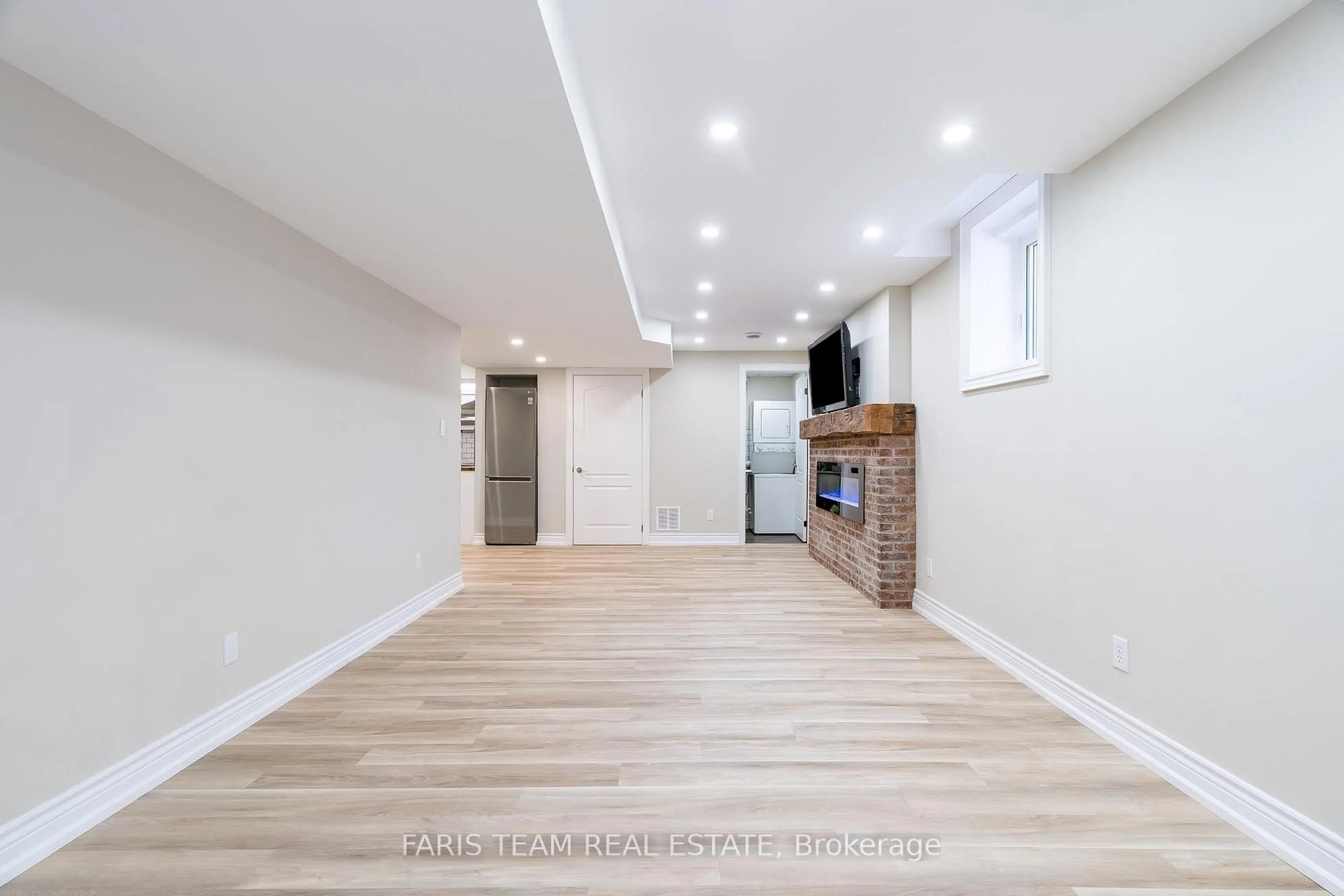 A pic of a room for 58 Counsellor Terr, Barrie Ontario L4M 7H9