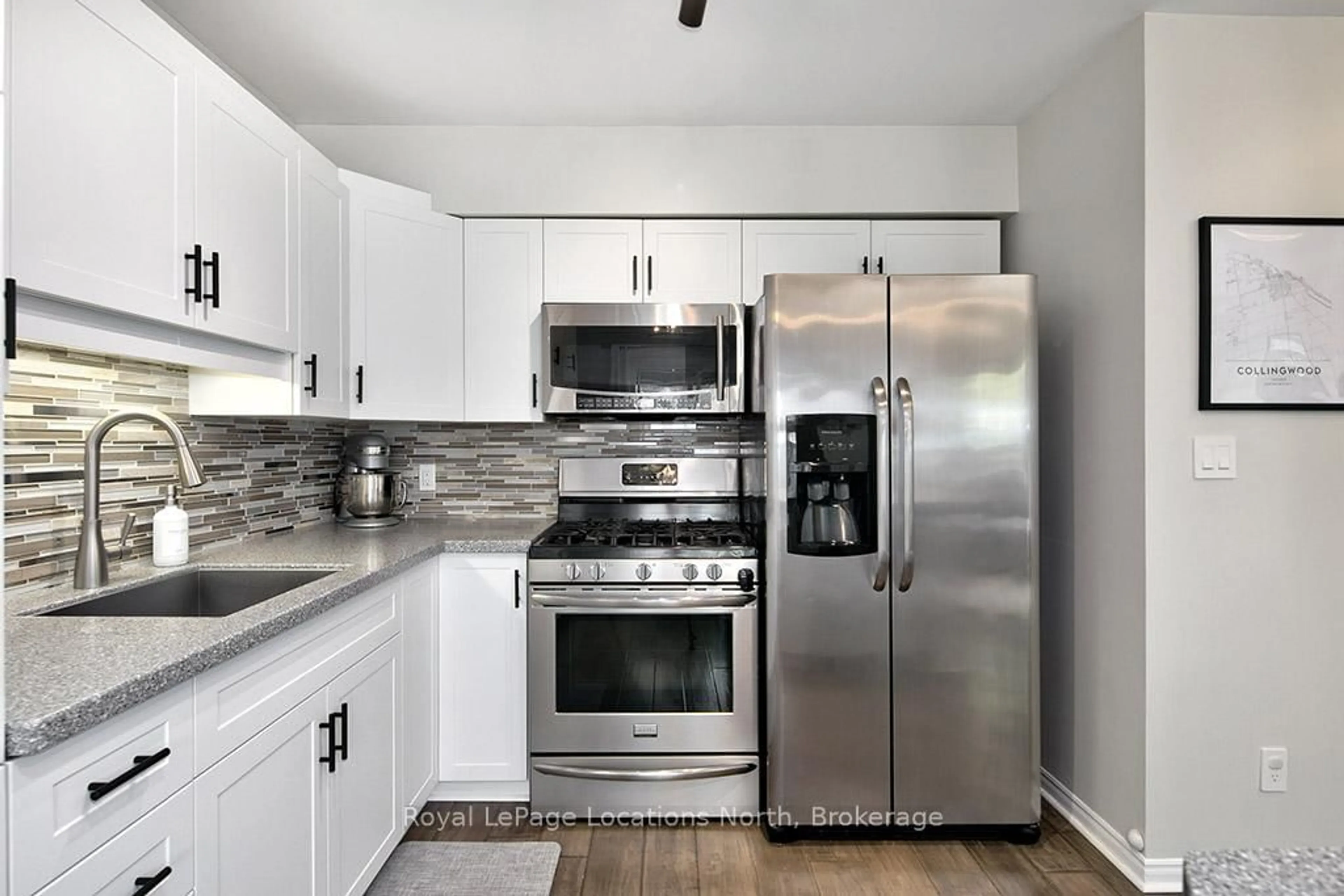 Standard kitchen, unknown for 52 Dillon Dr, Collingwood Ontario L9Y 4S5