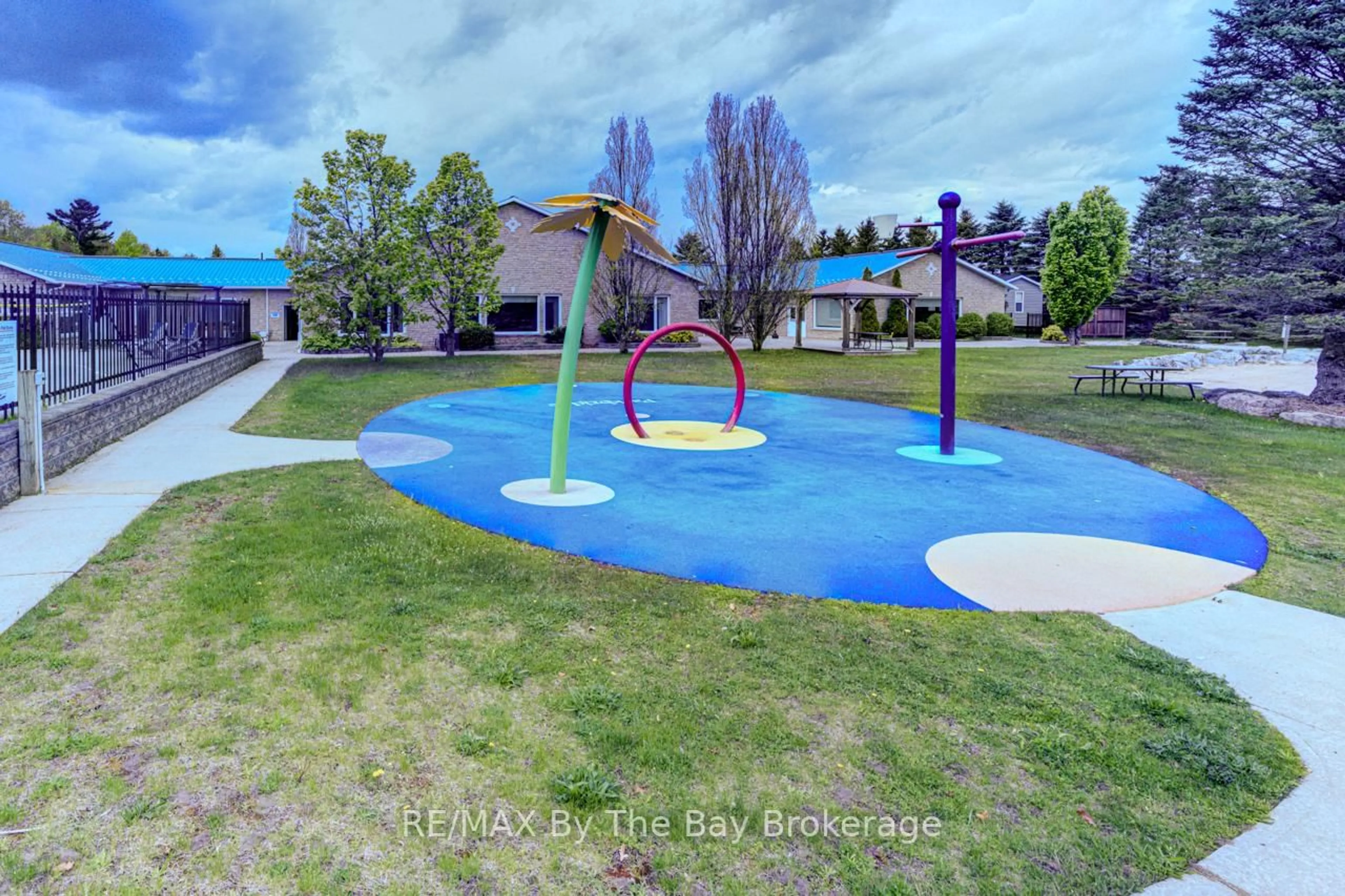 Pool for 85 THEME PARK Dr #222, Wasaga Beach Ontario L9Z 1X7