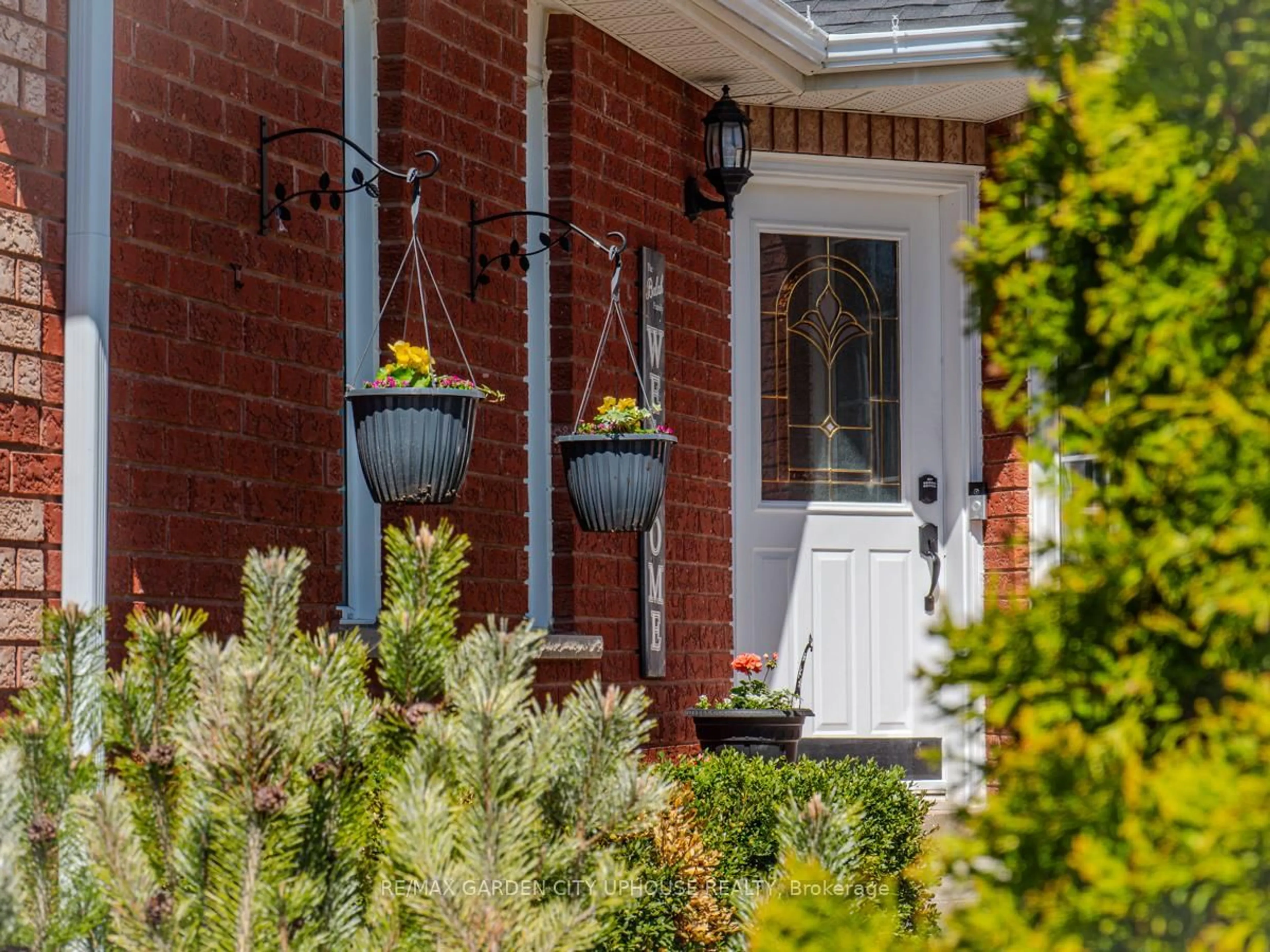 Home with brick exterior material, street for 22 GRACE Cres, Barrie Ontario L4N 9S8