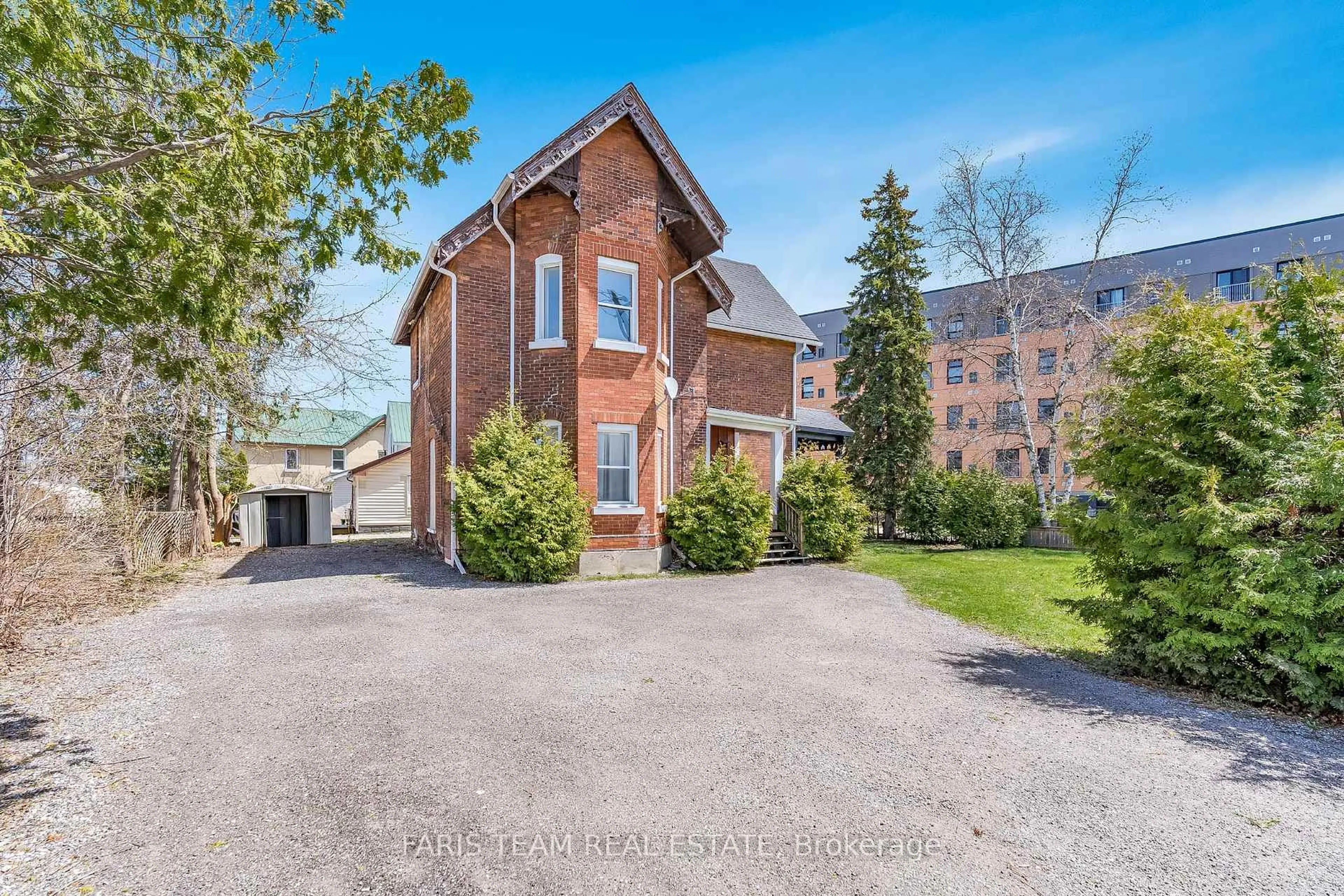 A pic from outside/outdoor area/front of a property/back of a property/a pic from drone, street for 56 Barrie Rd, Orillia Ontario L3V 2P7