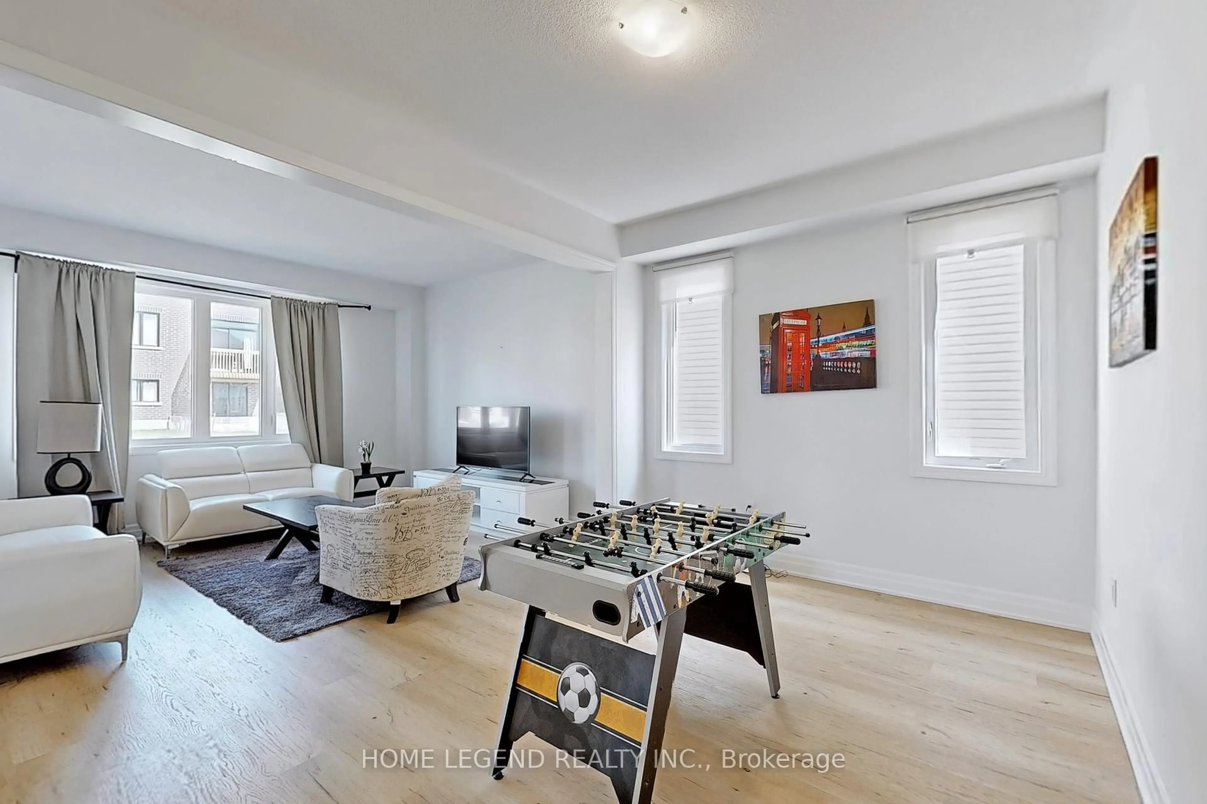 Living room with furniture, unknown for 20 Nicort Rd, Wasaga Beach Ontario L9Z 0N4
