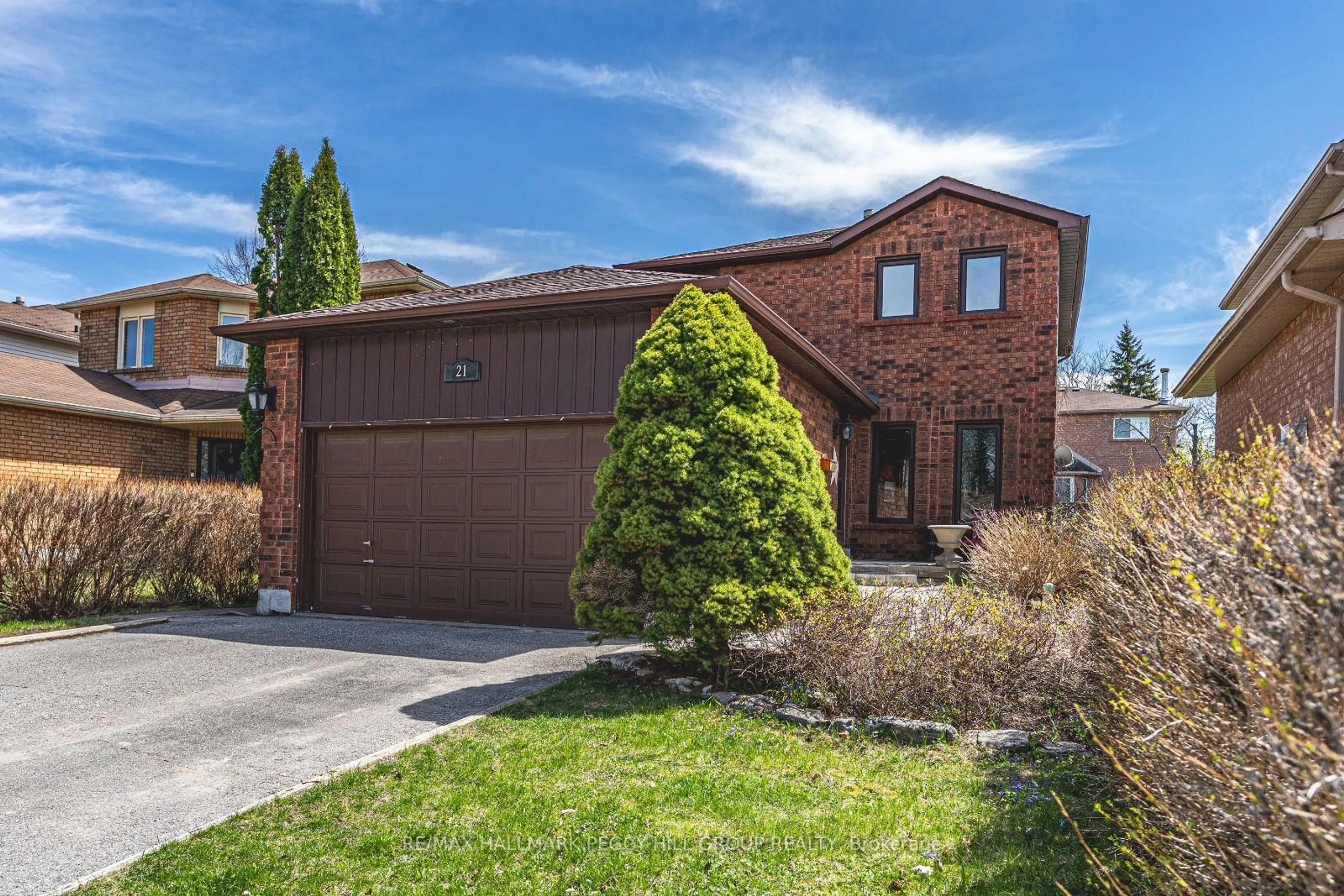 Home with brick exterior material, street for 21 Cuthbert St, Barrie Ontario L4N 6X8