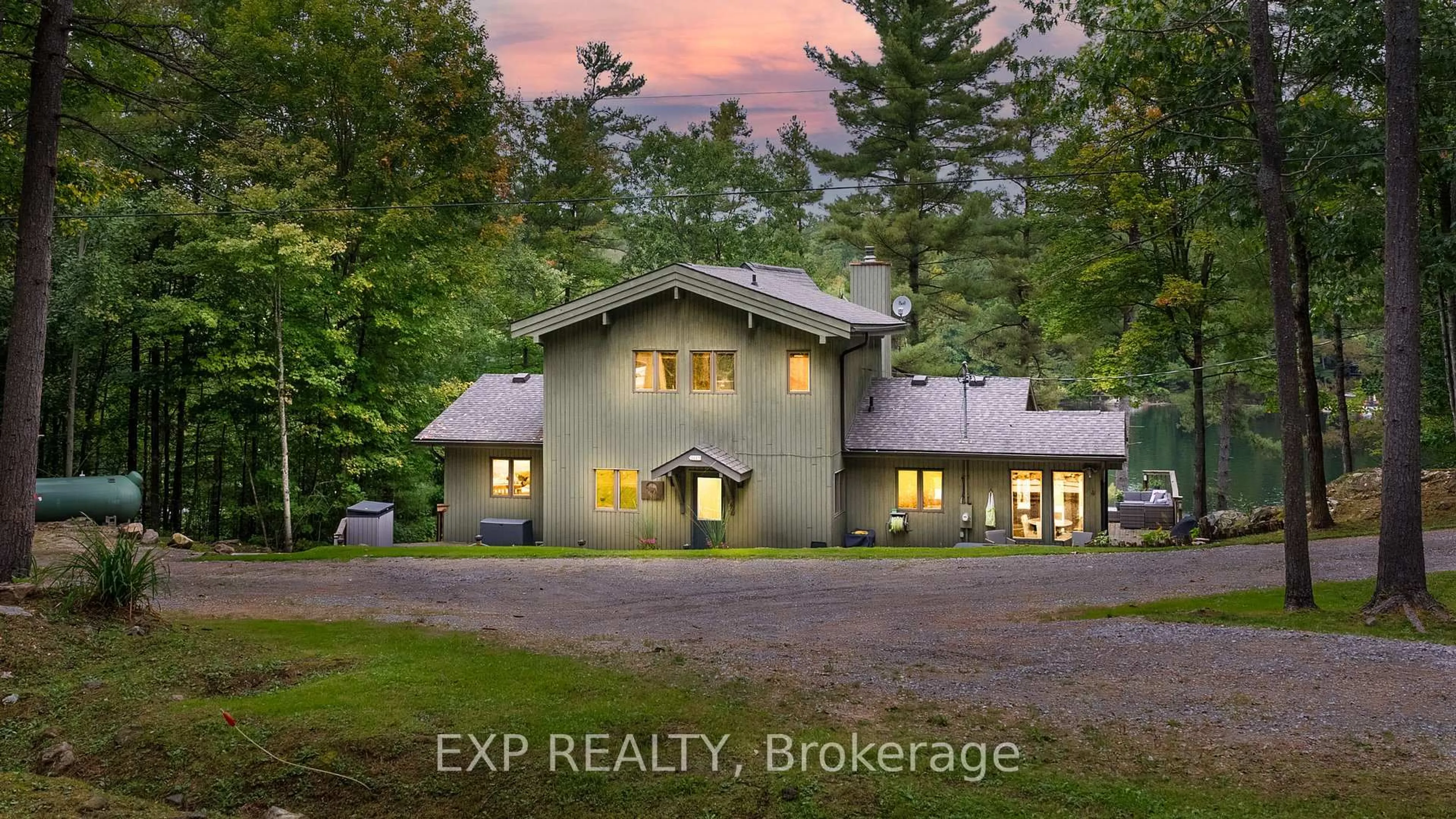 A pic from outside/outdoor area/front of a property/back of a property/a pic from drone, building for 3413 FLAT RAPIDS Lane, Severn Ontario L0K 1E0