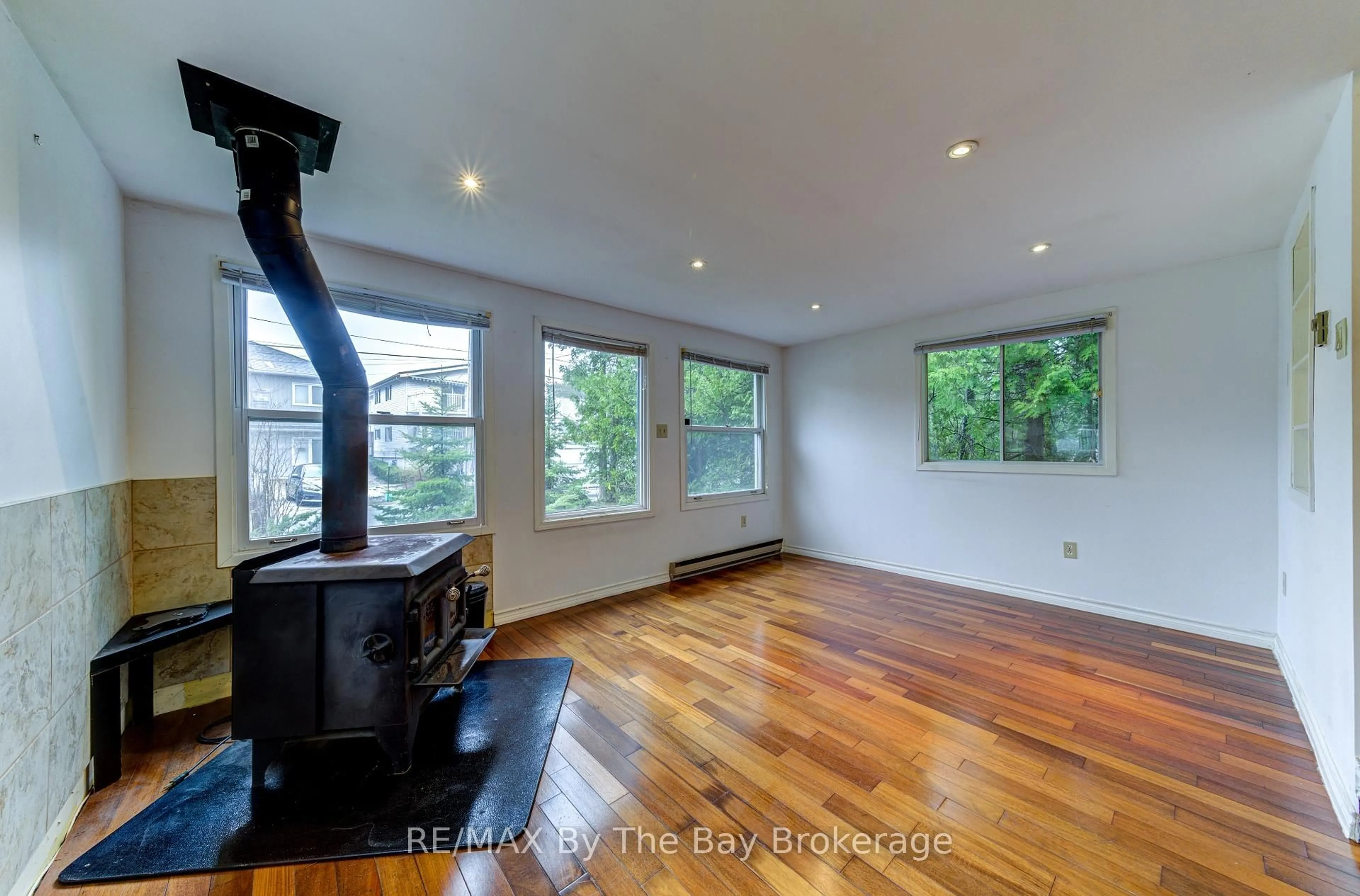 A pic of a room for 1719 Shore Lane, Wasaga Beach Ontario L9Z 1V7