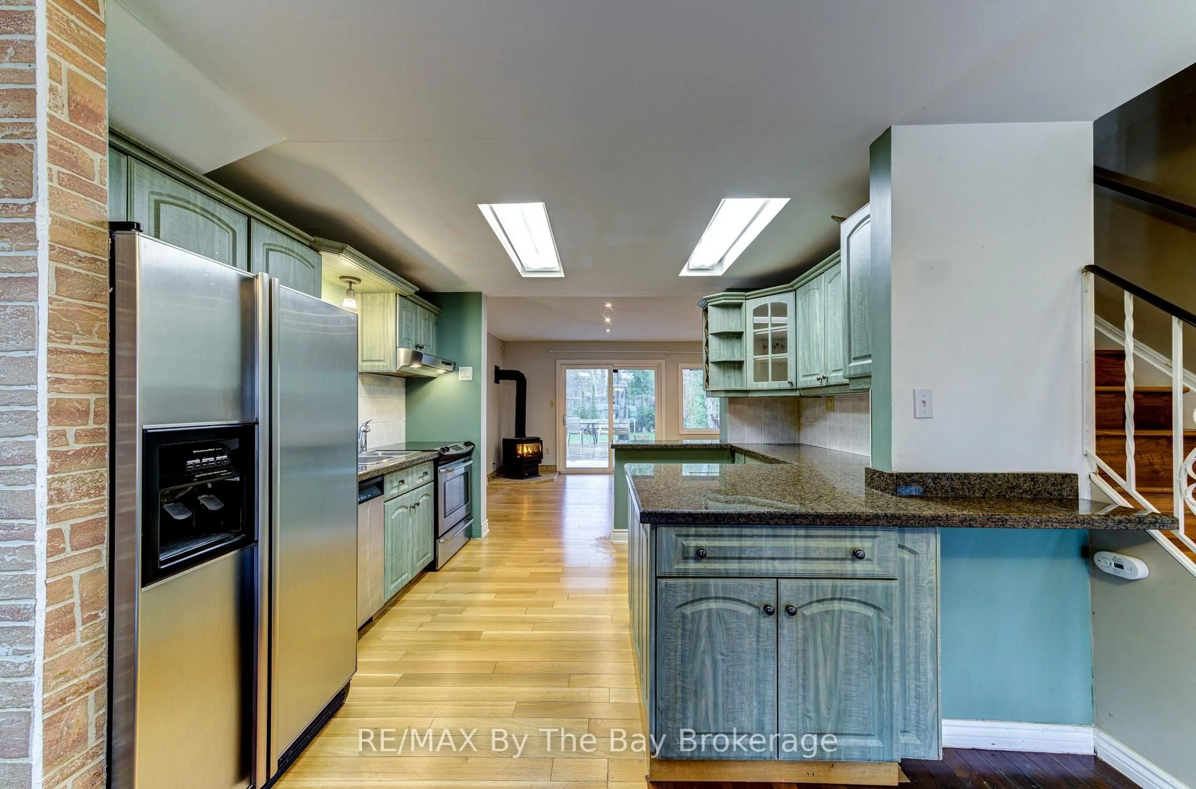 Open concept kitchen, unknown for 1719 Shore Lane, Wasaga Beach Ontario L9Z 1V7