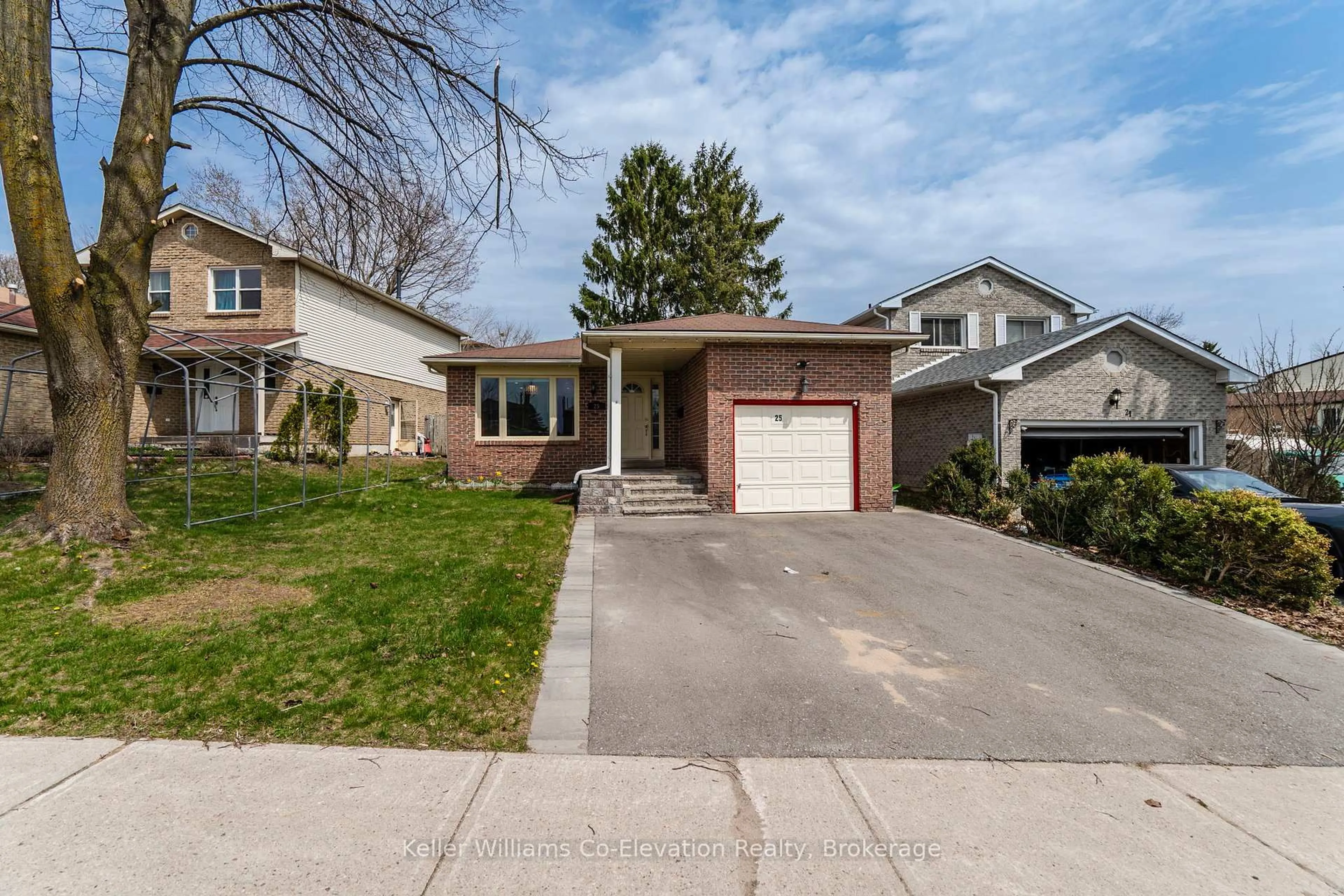 Home with brick exterior material, street for 25 Fox Ru, Barrie Ontario L4N 5P6