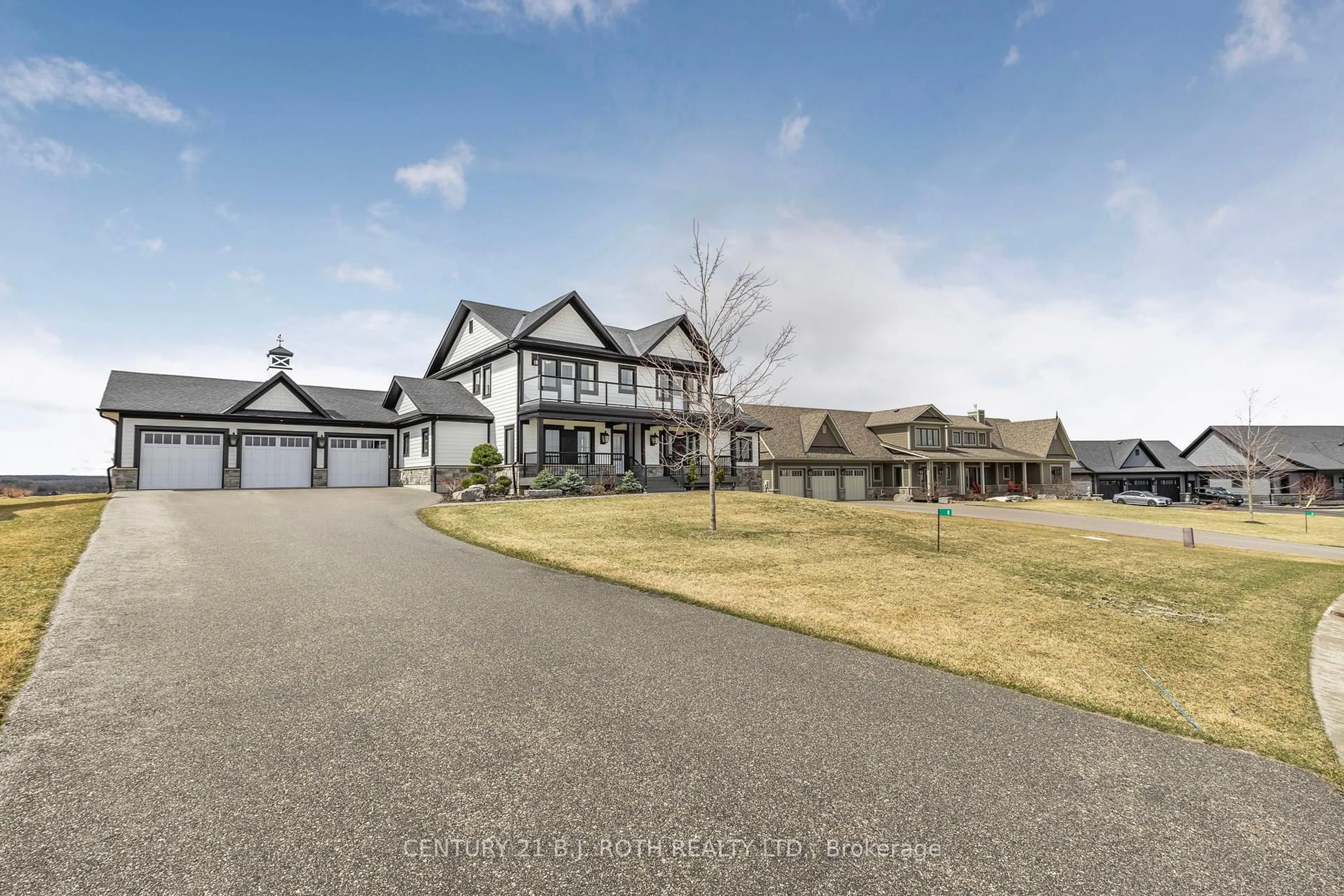 A pic from outside/outdoor area/front of a property/back of a property/a pic from drone, street for 8 Morgan Dr, Oro-Medonte Ontario L0K 1E0