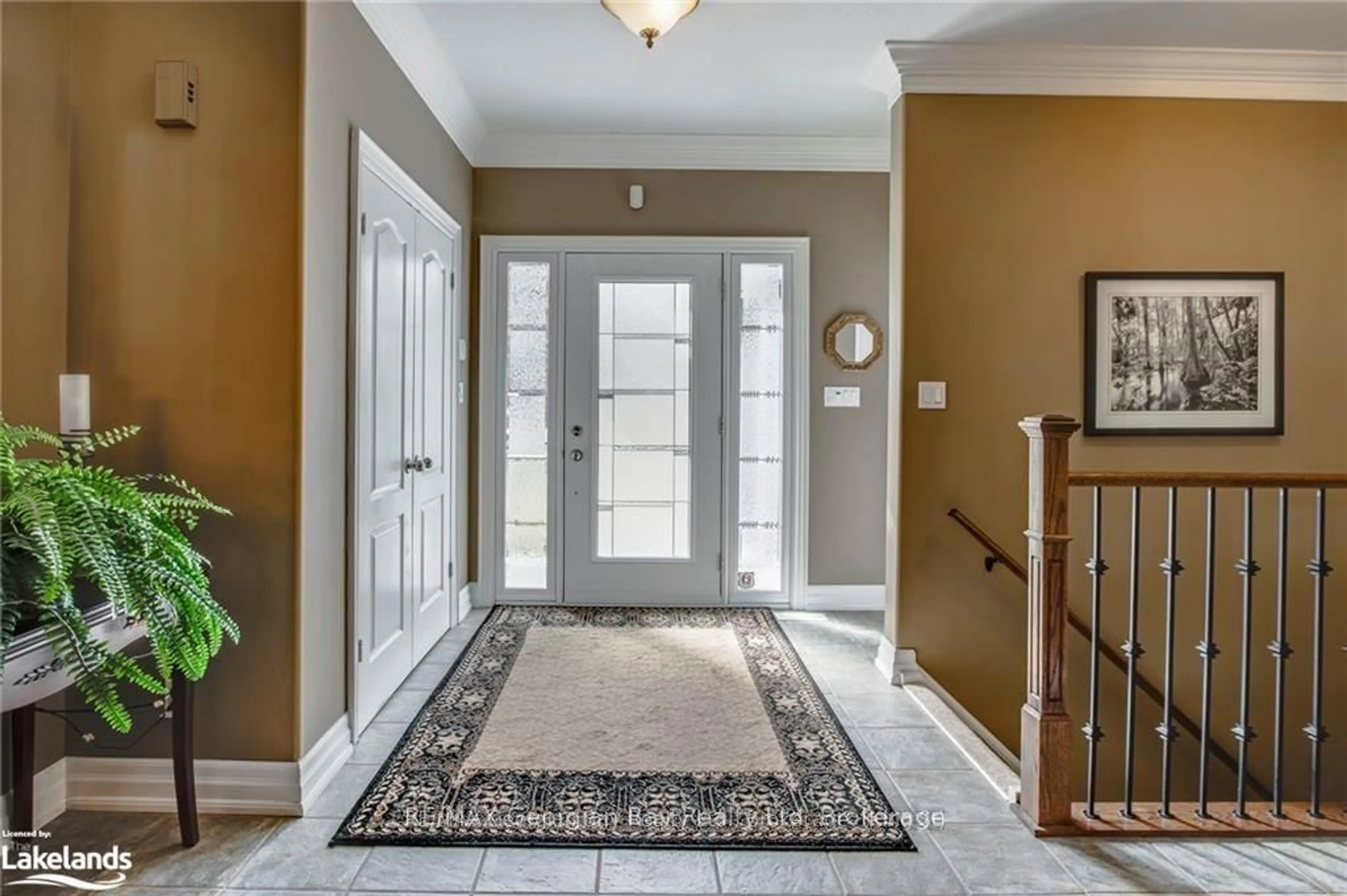 Indoor entryway for 65 Mourning Dove Tr, Tiny Ontario L0L 2J0