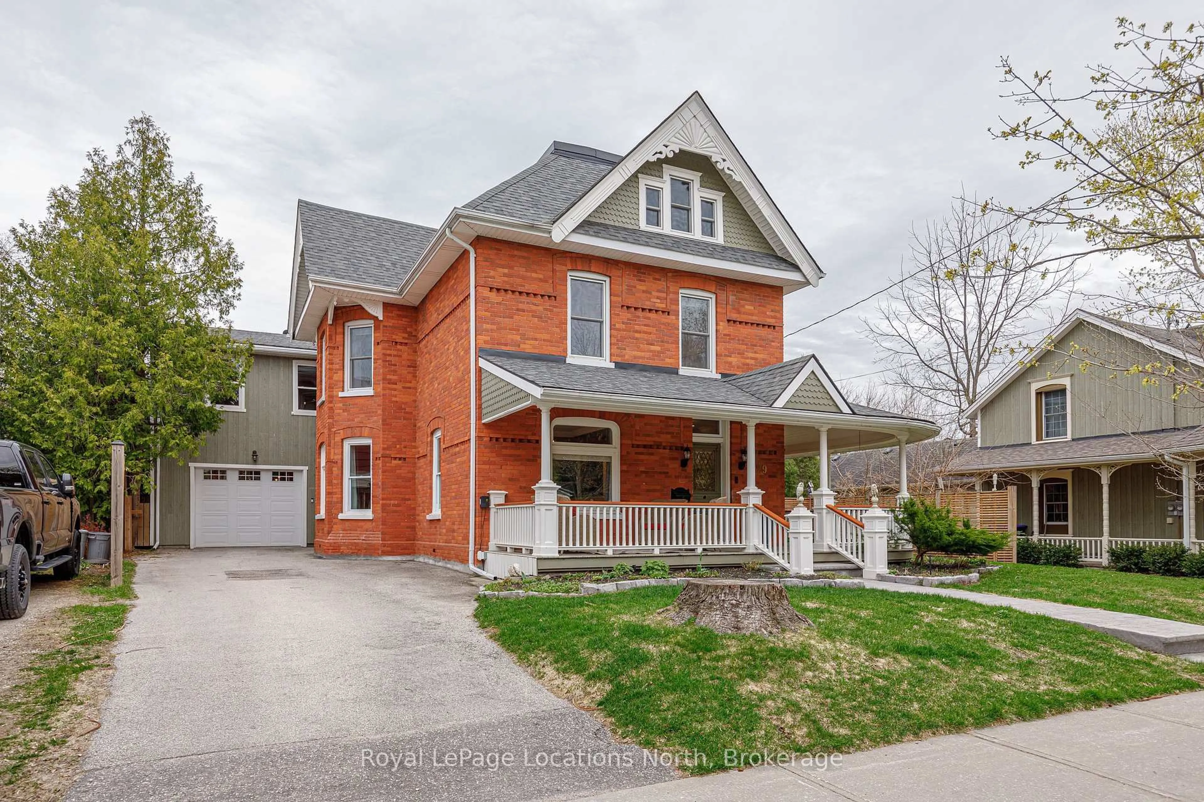 Home with brick exterior material, street for 529 STE MARIE St, Collingwood Ontario L9Y 3L2