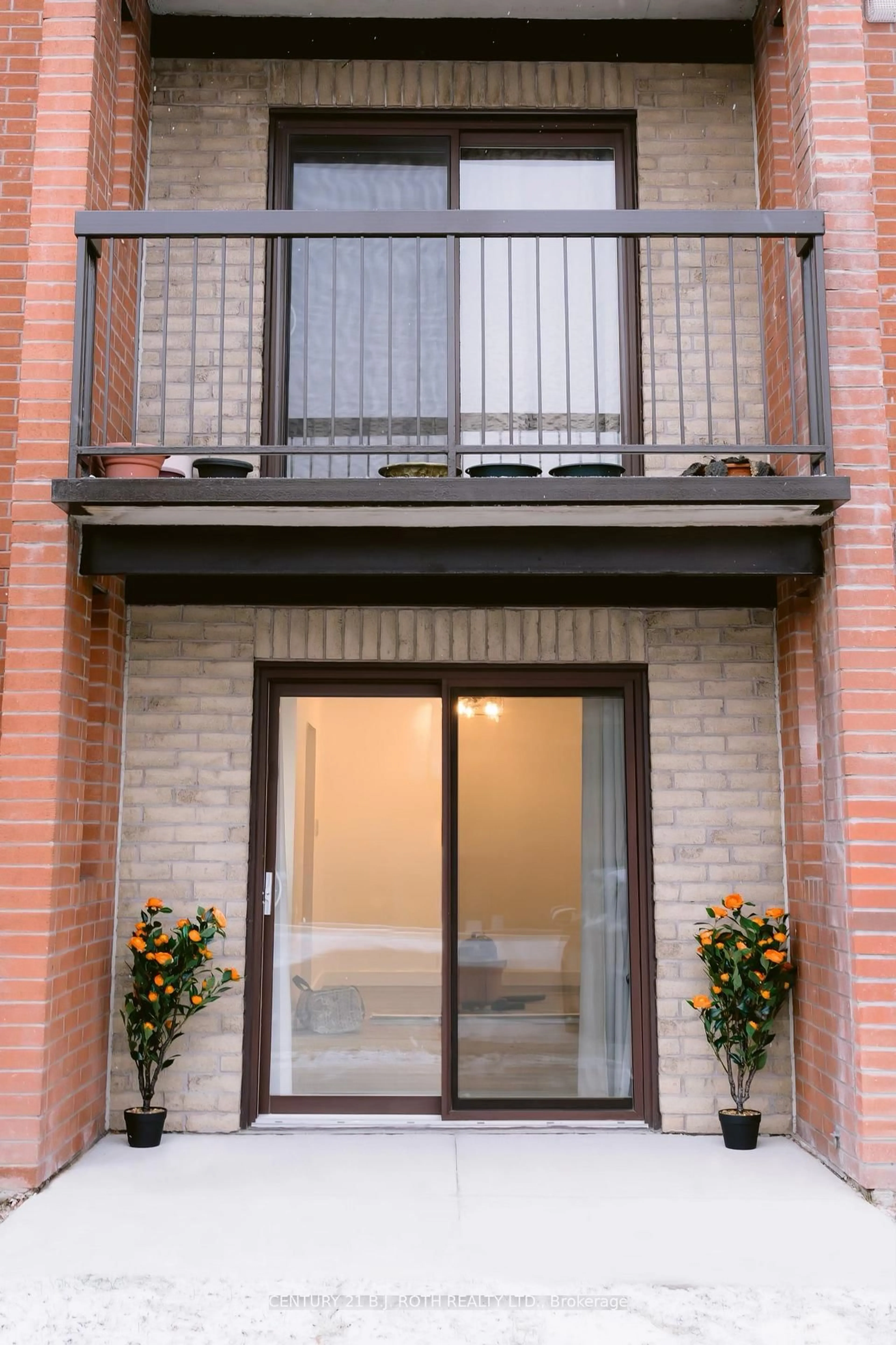 Balcony in the apartment, street for 175 Edgehill Dr #A2, Barrie Ontario L4N 1L9