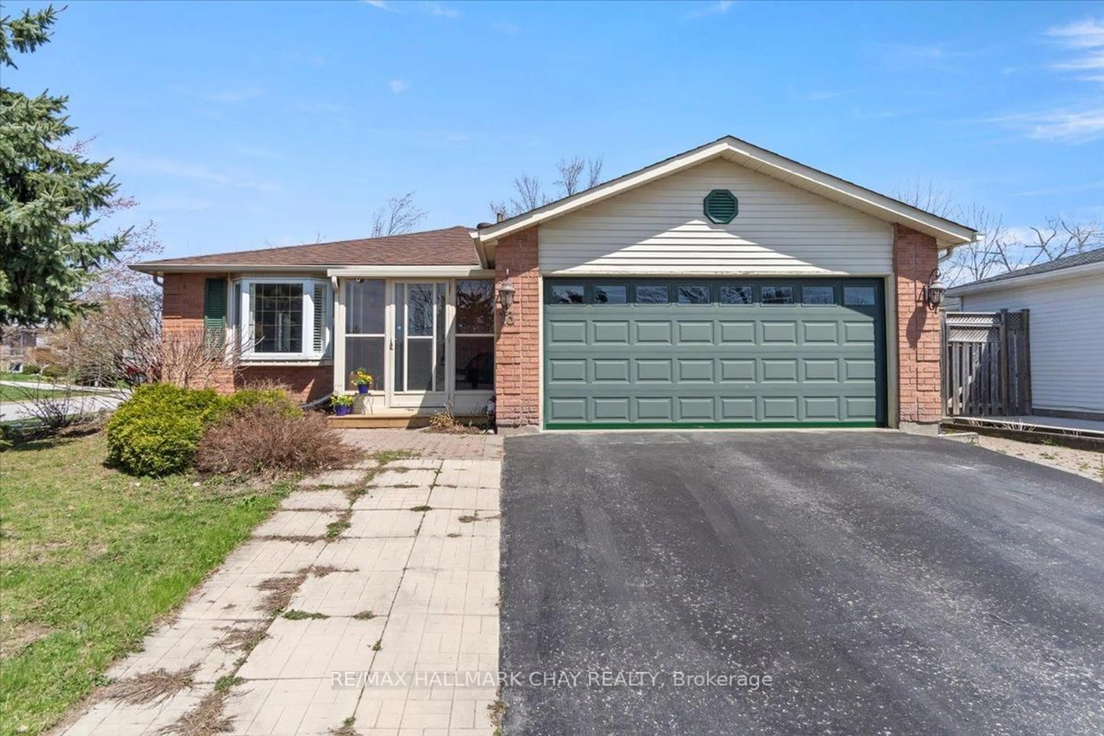 Home with brick exterior material, street for 13 Ford St, Barrie Ontario L4N 5X2
