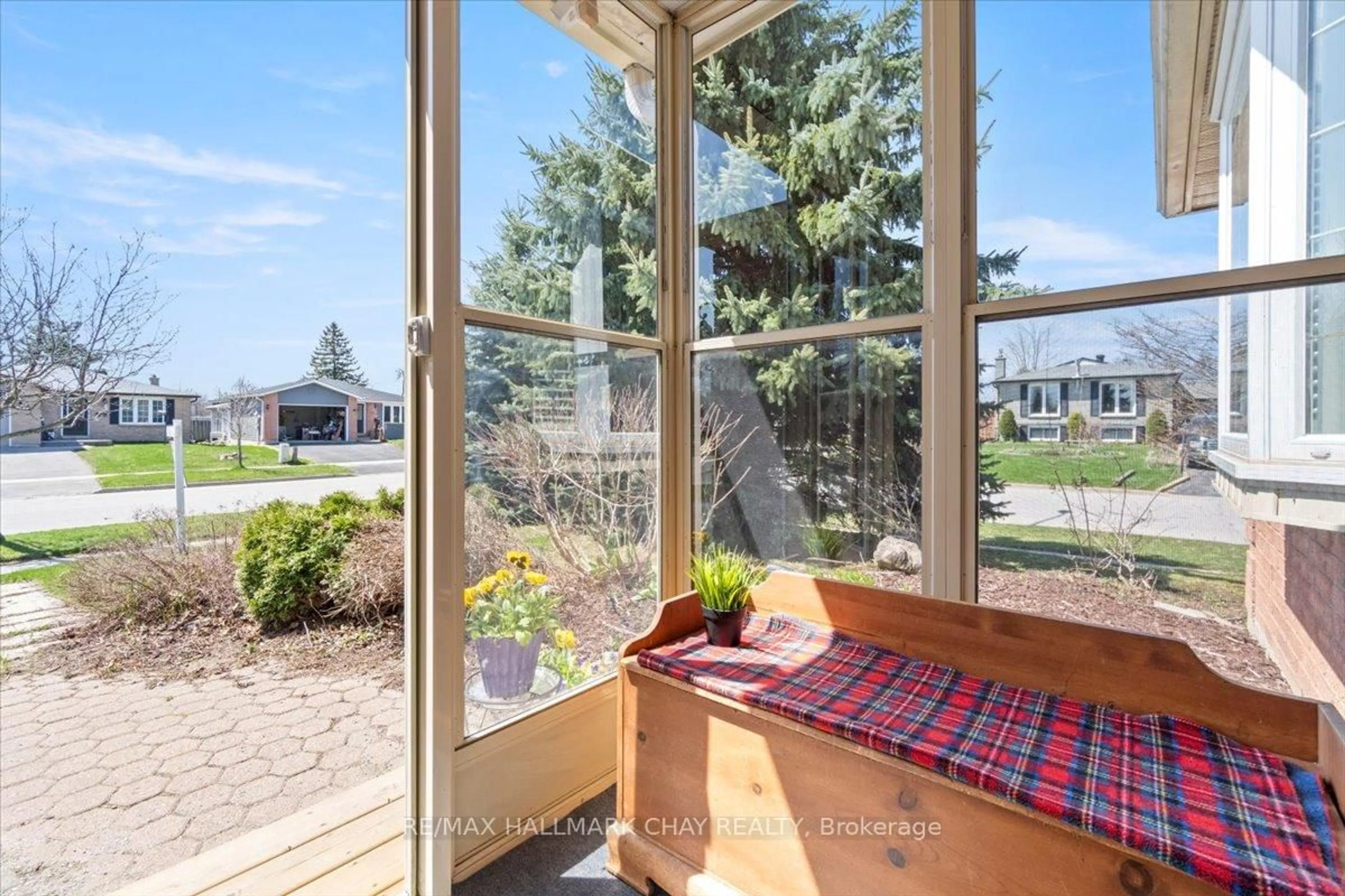 Patio, water/lake/river/ocean view for 13 Ford St, Barrie Ontario L4N 5X2