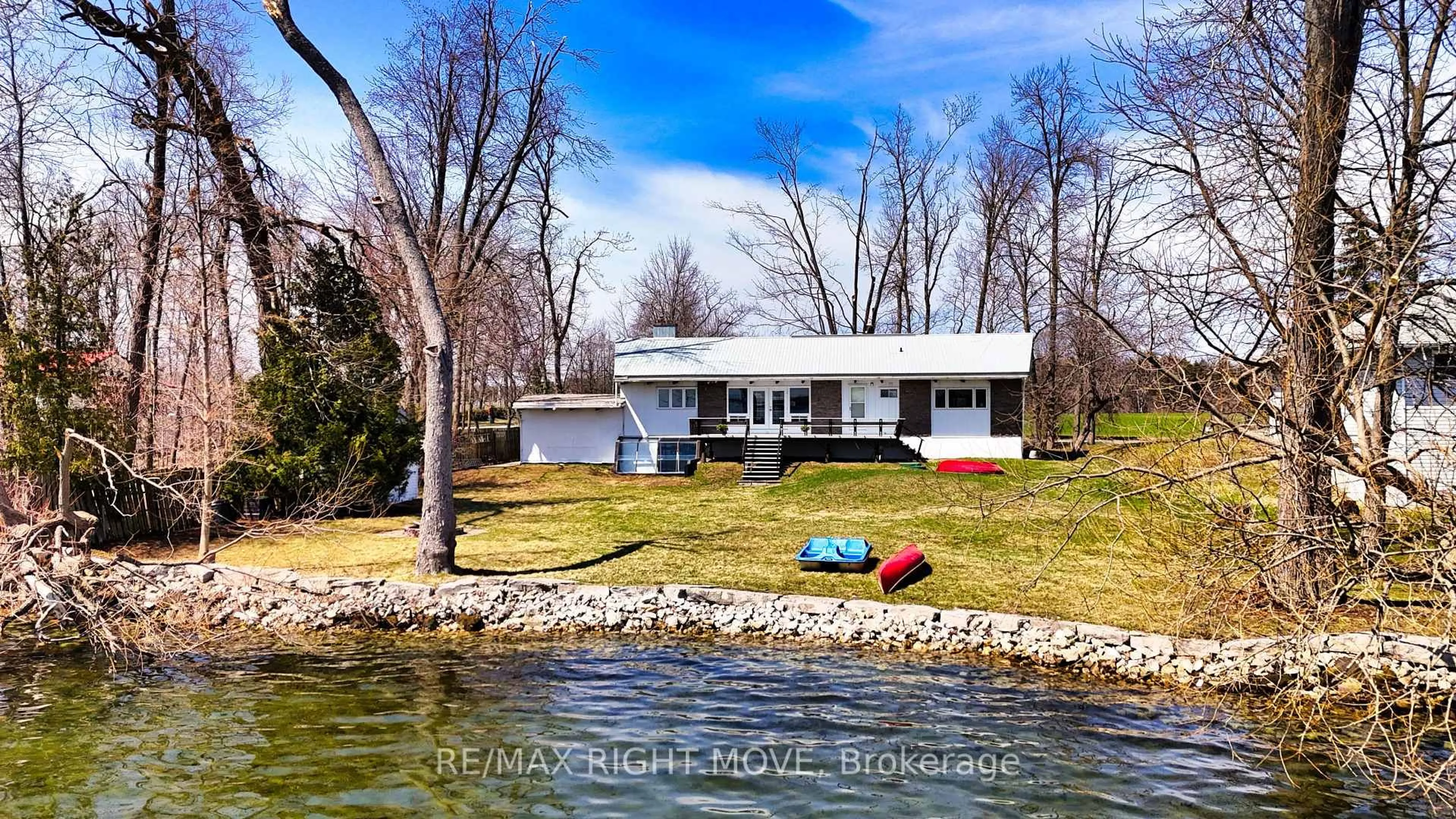 A pic from outside/outdoor area/front of a property/back of a property/a pic from drone, water/lake/river/ocean view for 1971 Woods Bay Rd, Severn Ontario L3V 0V7
