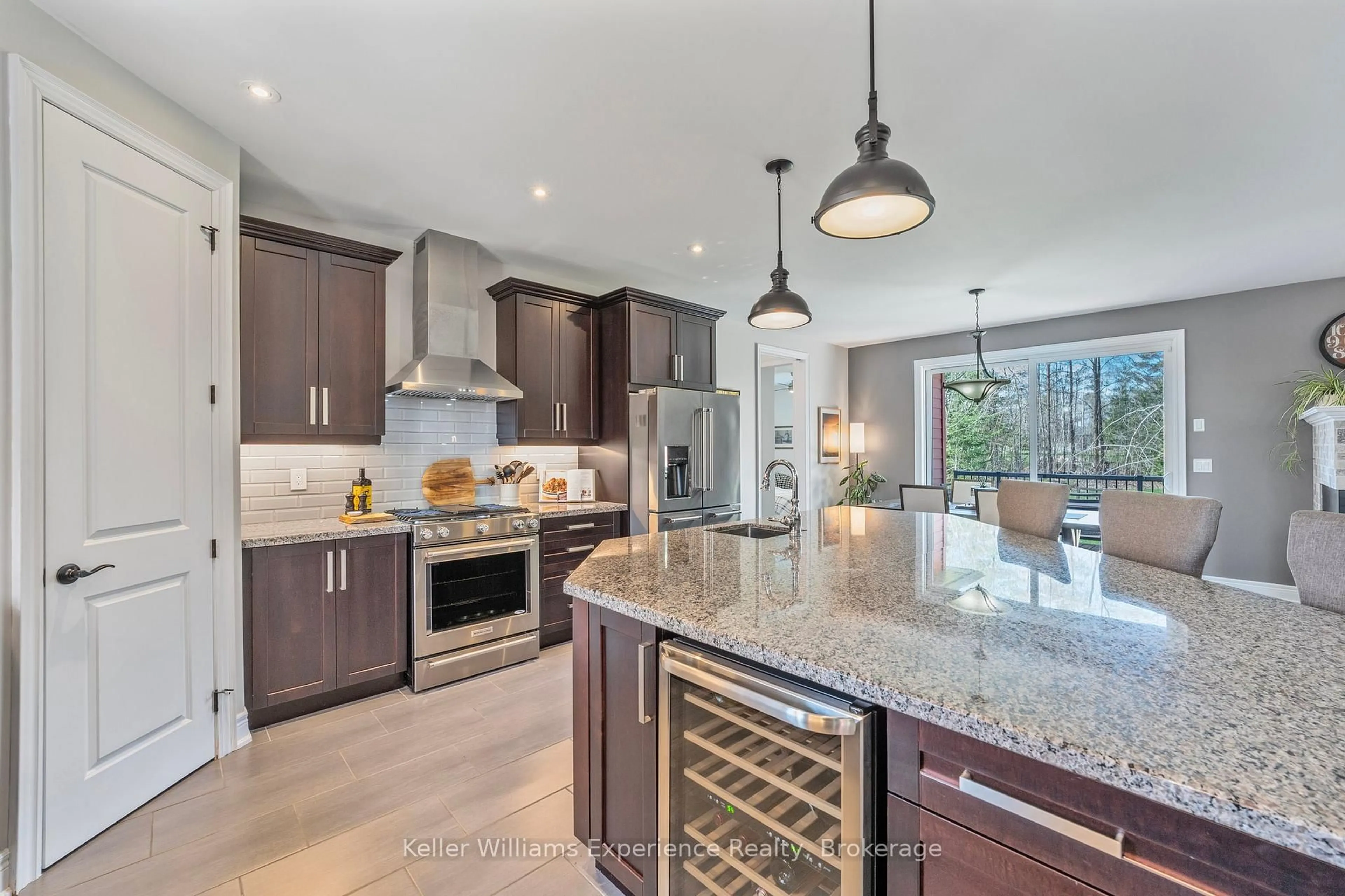 Open concept kitchen, ceramic/tile floor for 2176 Elana Dr, Severn Ontario L3V 0C2