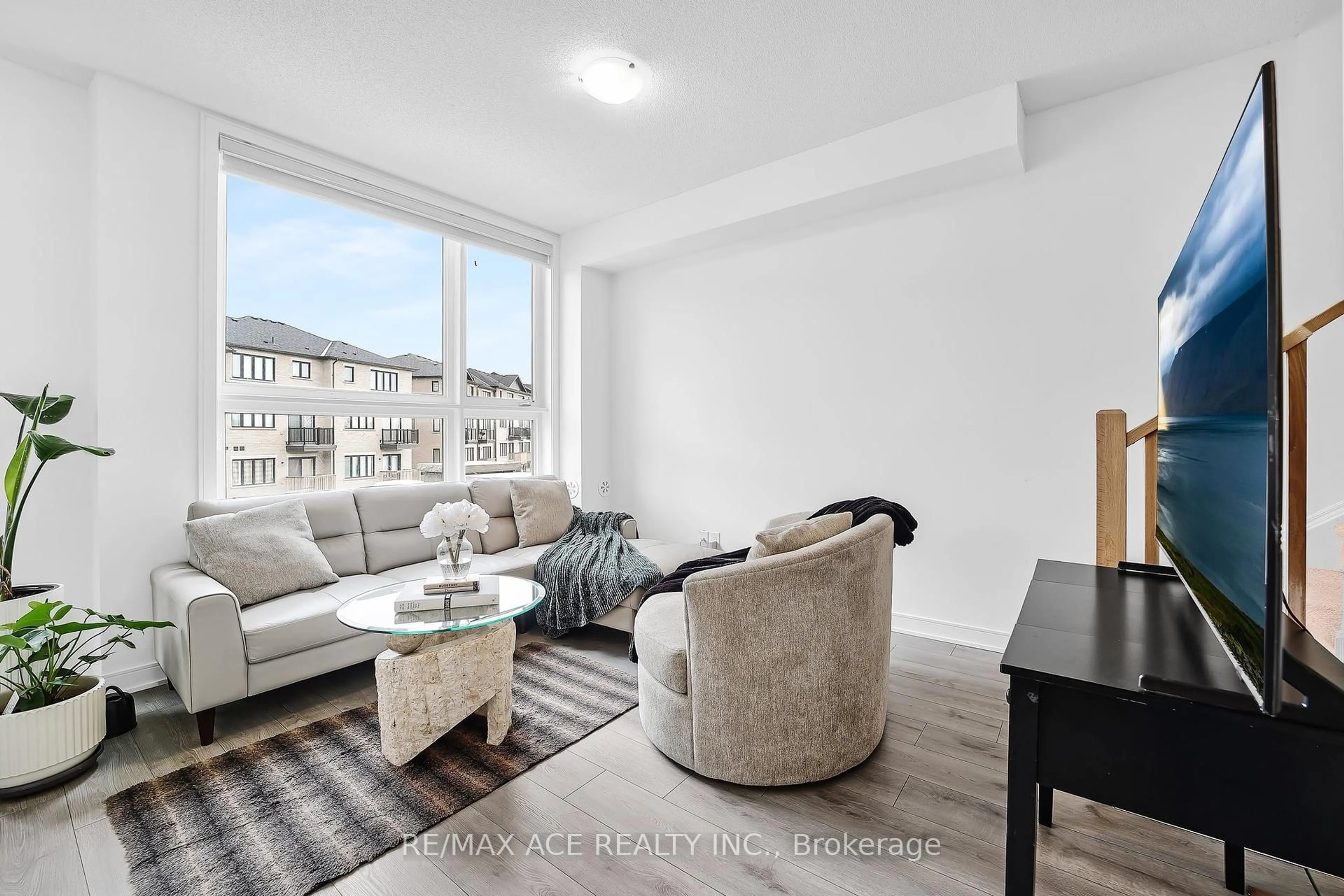 Living room with furniture, unknown for 24 Spry Lane, Barrie Ontario L9J 0N6