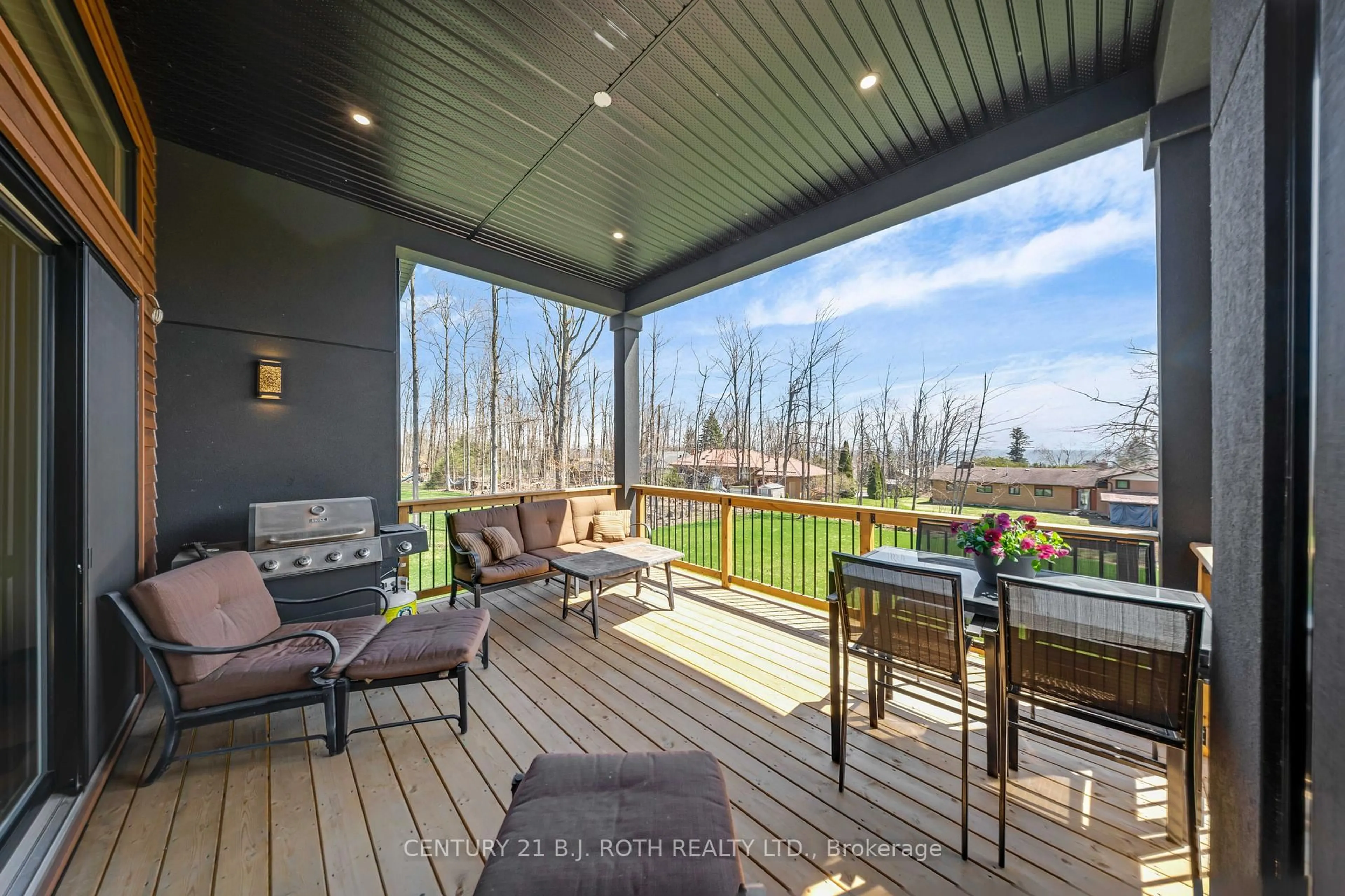 Patio, water/lake/river/ocean view for 27 Poplar Cres, Oro-Medonte Ontario L0L 1T0