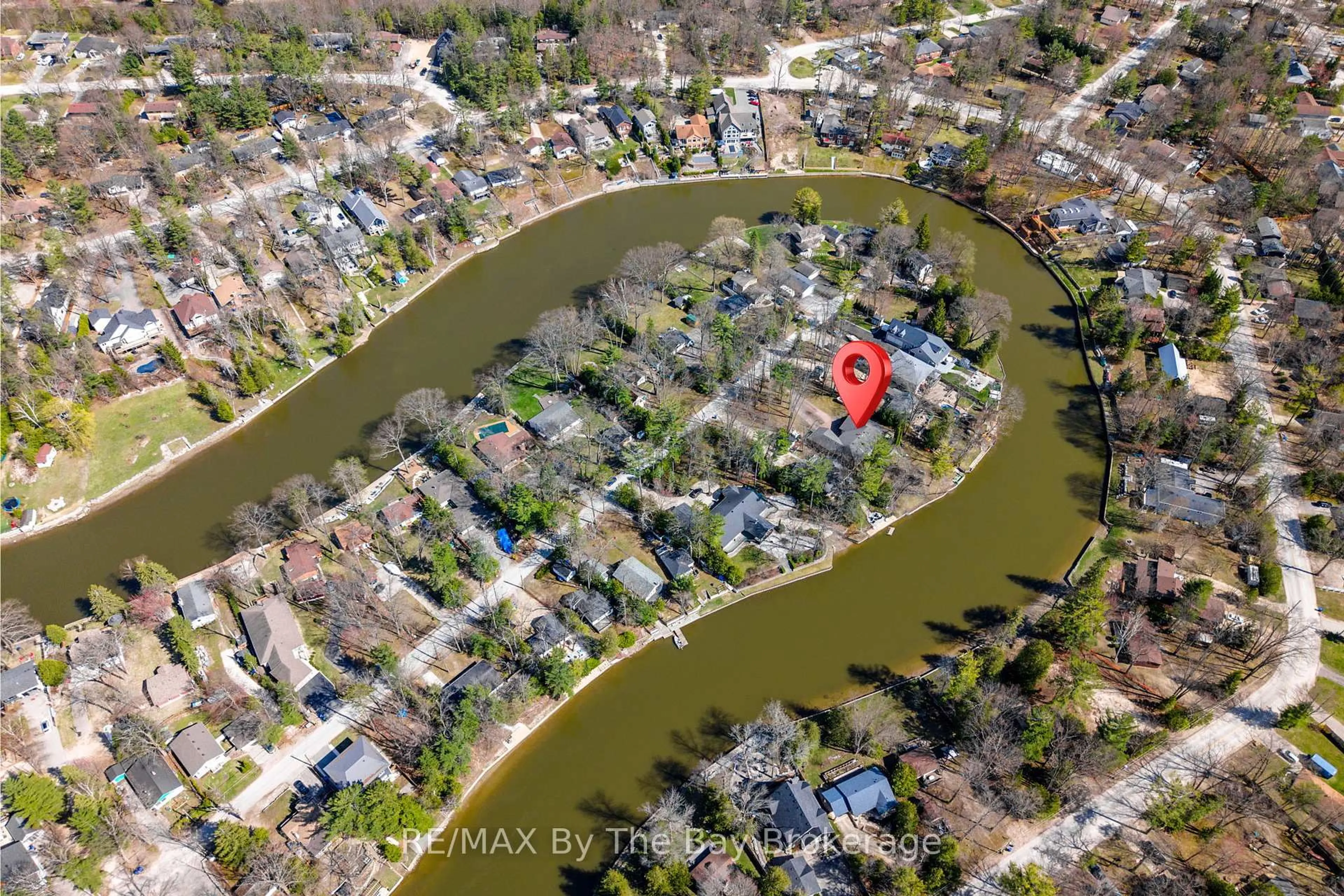 A pic from outside/outdoor area/front of a property/back of a property/a pic from drone, water/lake/river/ocean view for 174 32nd St, Wasaga Beach Ontario L9Z 2S4
