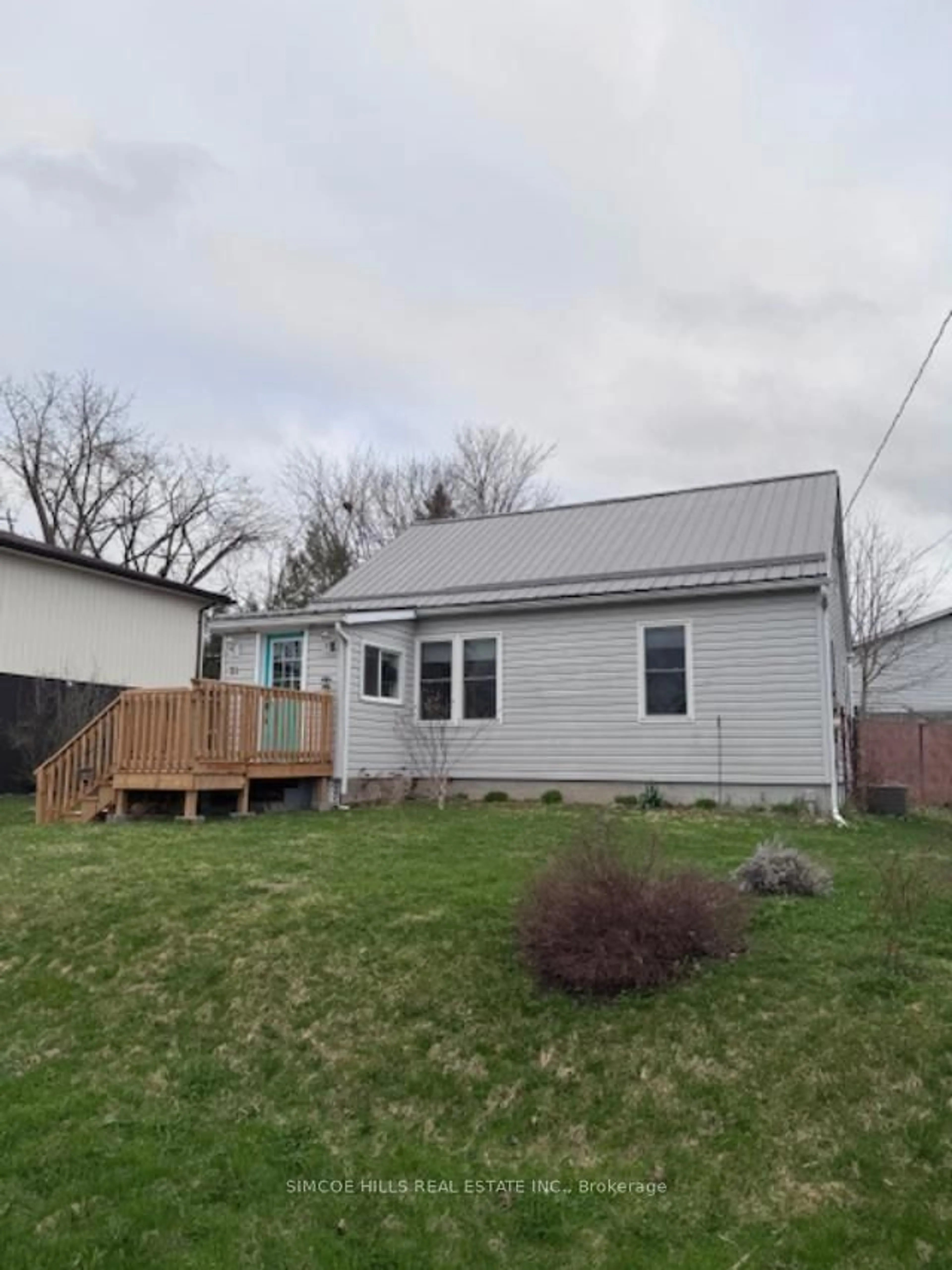Unknown for 21 South St, Orillia Ontario L3V 3T1