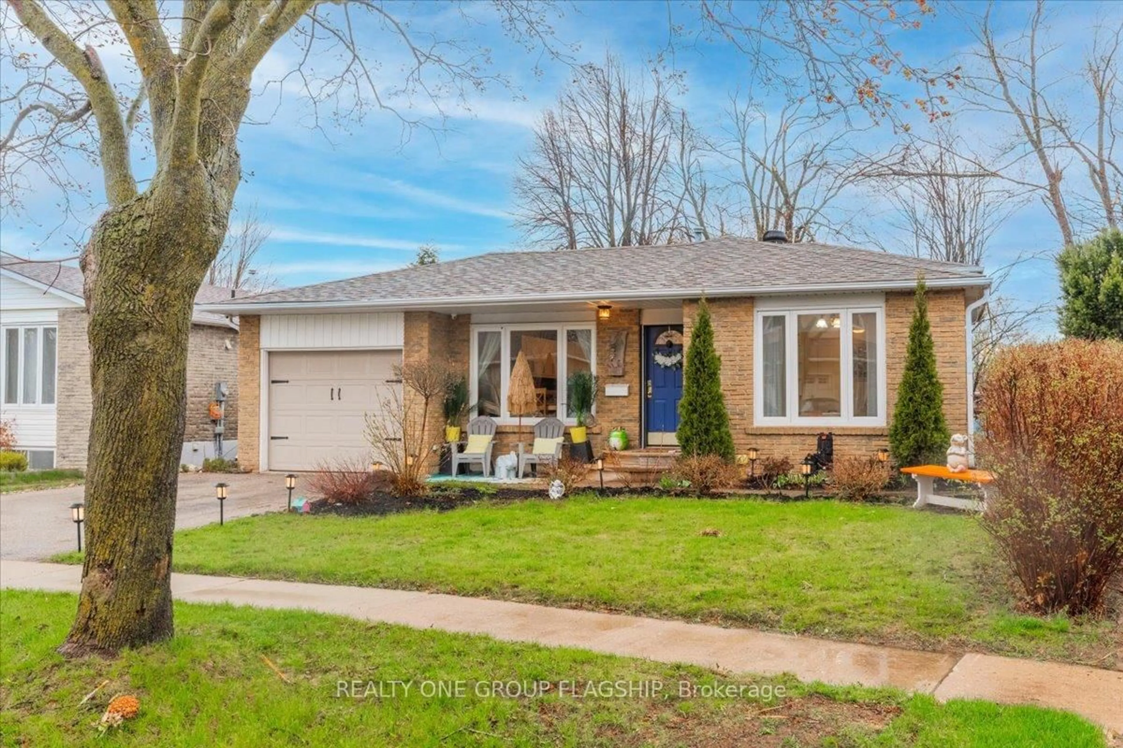 Home with brick exterior material, street for 52 Highcroft Rd, Barrie Ontario L4N 2X7