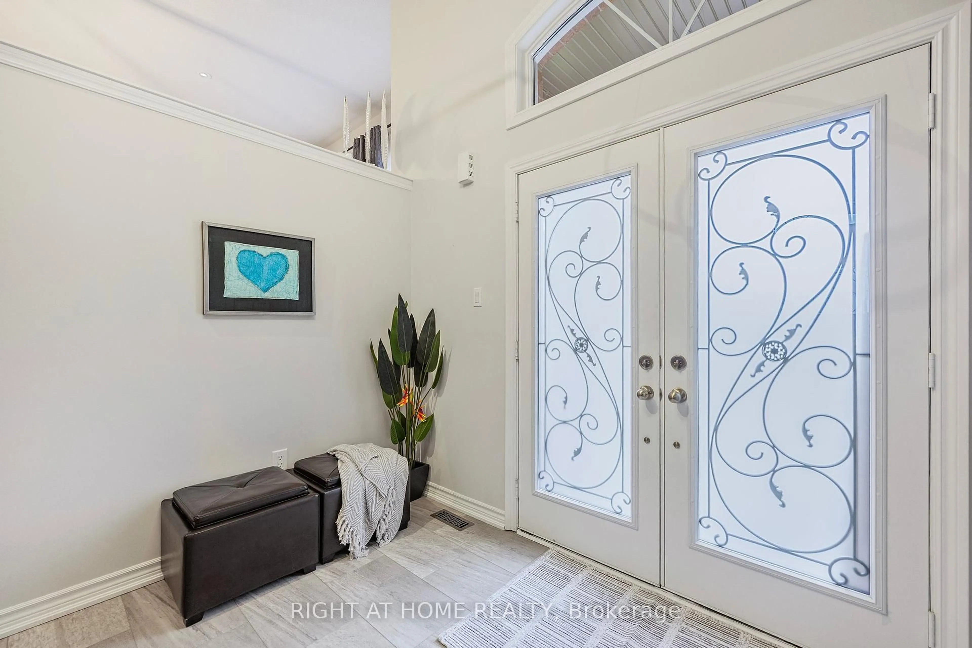 Indoor entryway for 20 Diamond Valley Dr, Oro-Medonte Ontario L0L 2E0