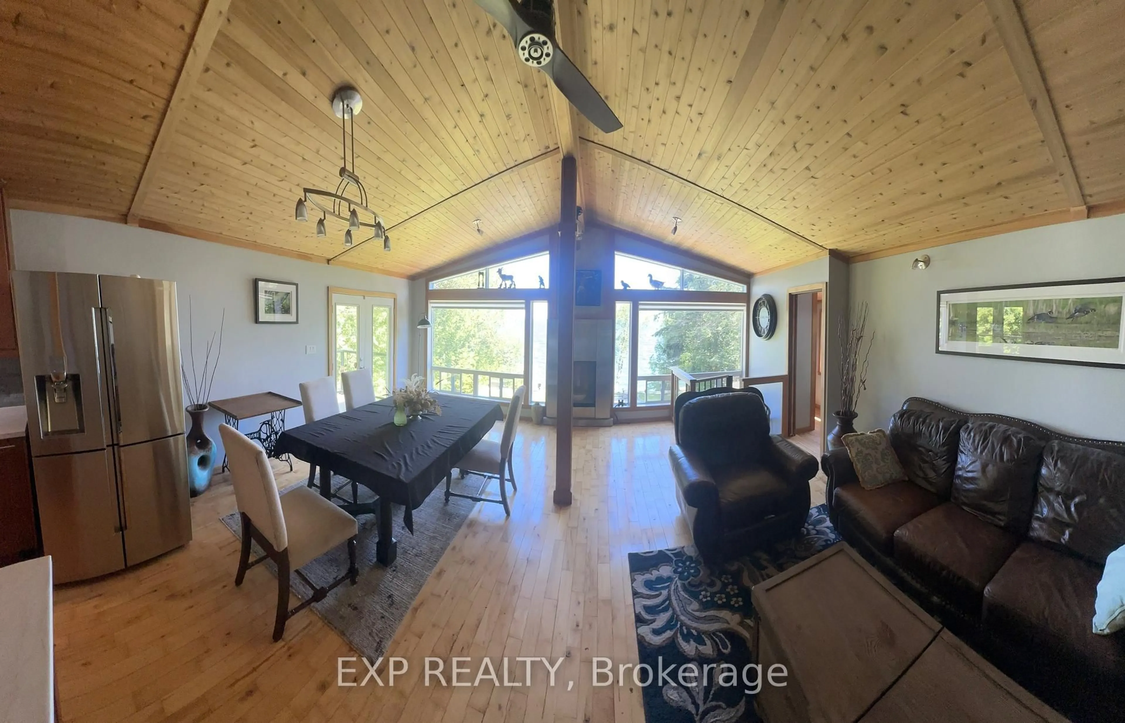 Dining room, wood/laminate floor for 2295 Lakeshore Rd, Oro-Medonte Ontario L0L 1T0