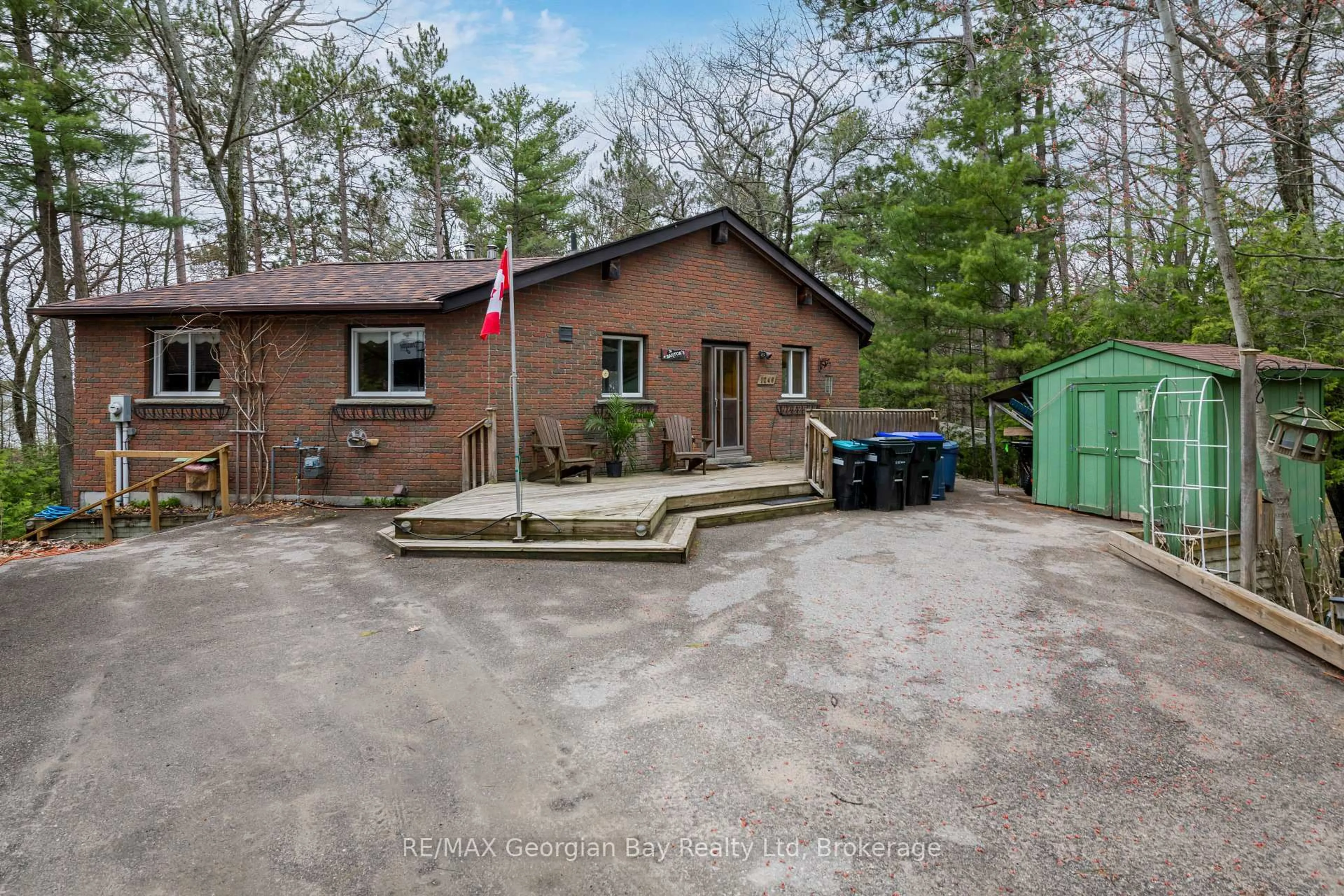 A pic from outside/outdoor area/front of a property/back of a property/a pic from drone, unknown for 1246 Tiny Beaches Rd, Tiny Ontario L9M 0H7