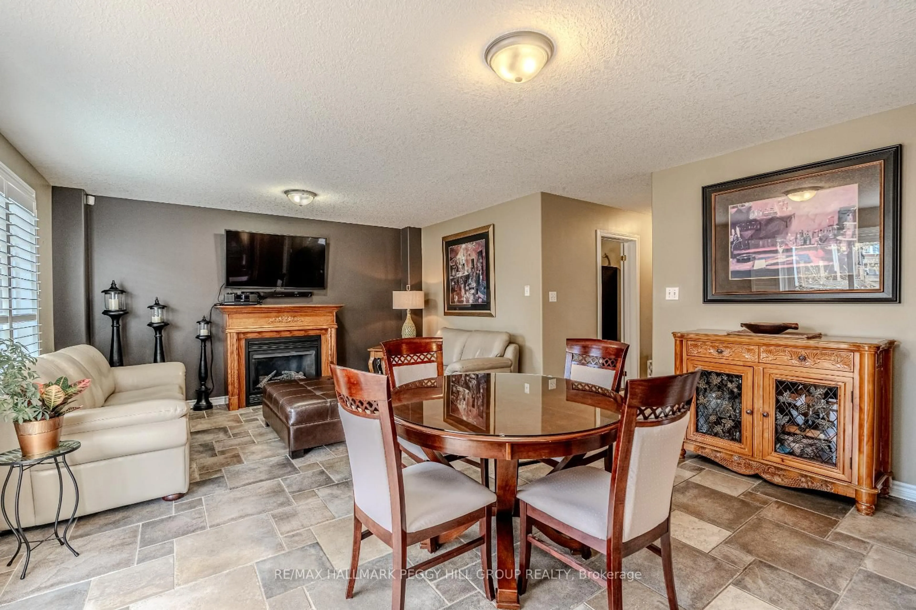 Dining room, ceramic/tile floor for 35 Benjamin Lane, Barrie Ontario L4N 0S2
