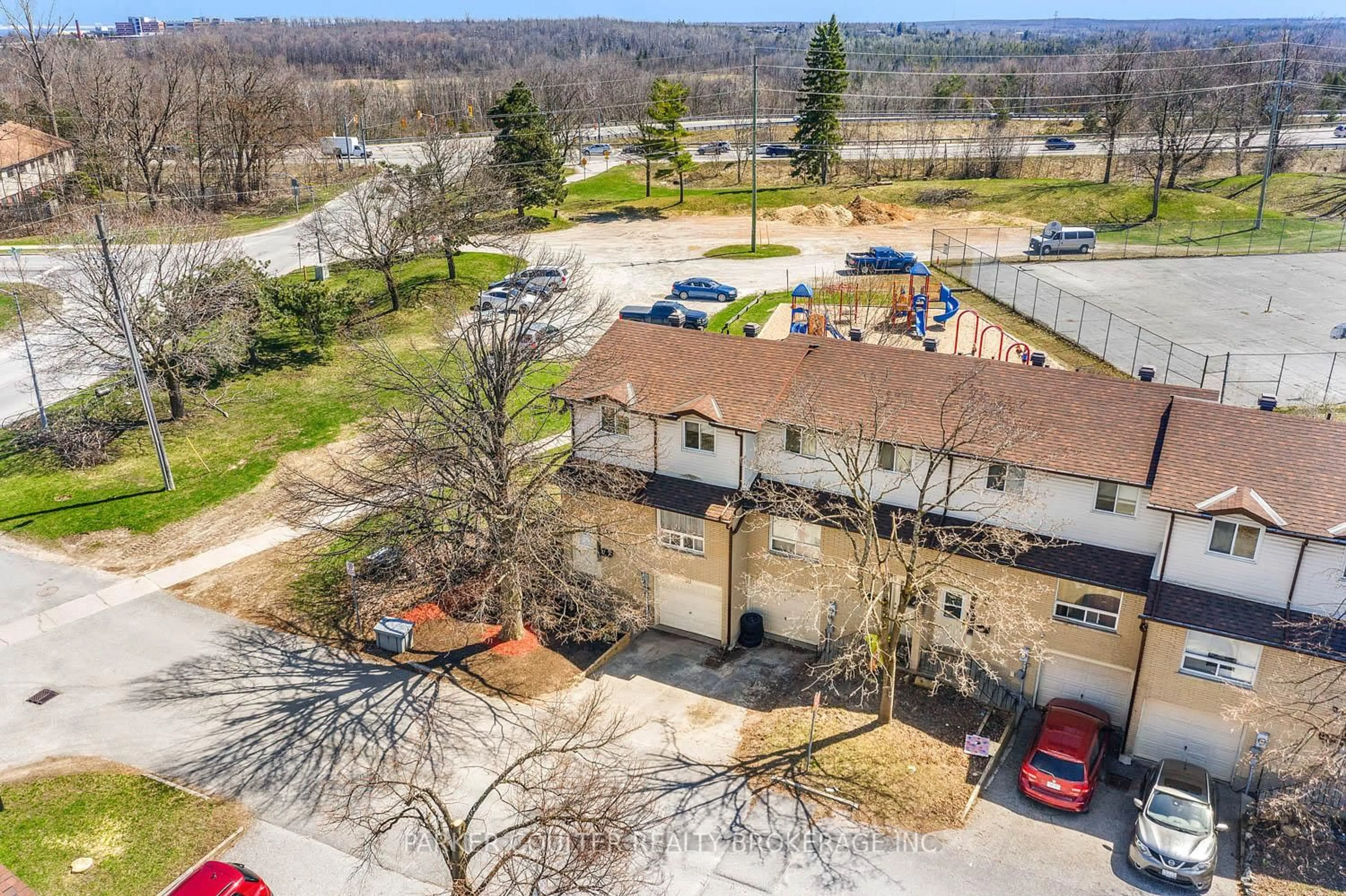 A pic from outside/outdoor area/front of a property/back of a property/a pic from drone, building for 1095 Mississaga St #30, Orillia Ontario L3V 6W7