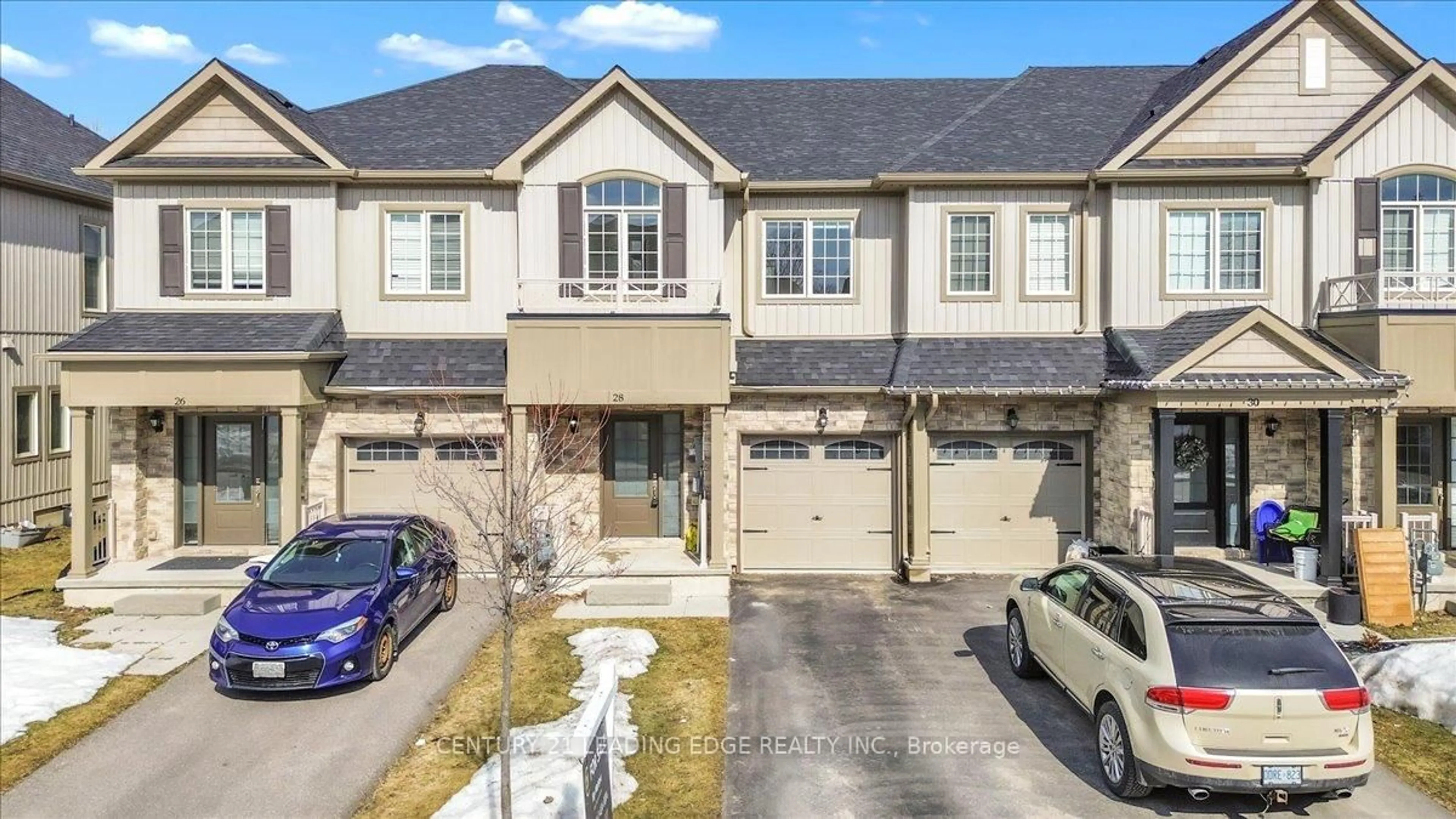A pic from outside/outdoor area/front of a property/back of a property/a pic from drone, street for 28 CHURCHLEA Mews, Orillia Ontario L3V 8K9