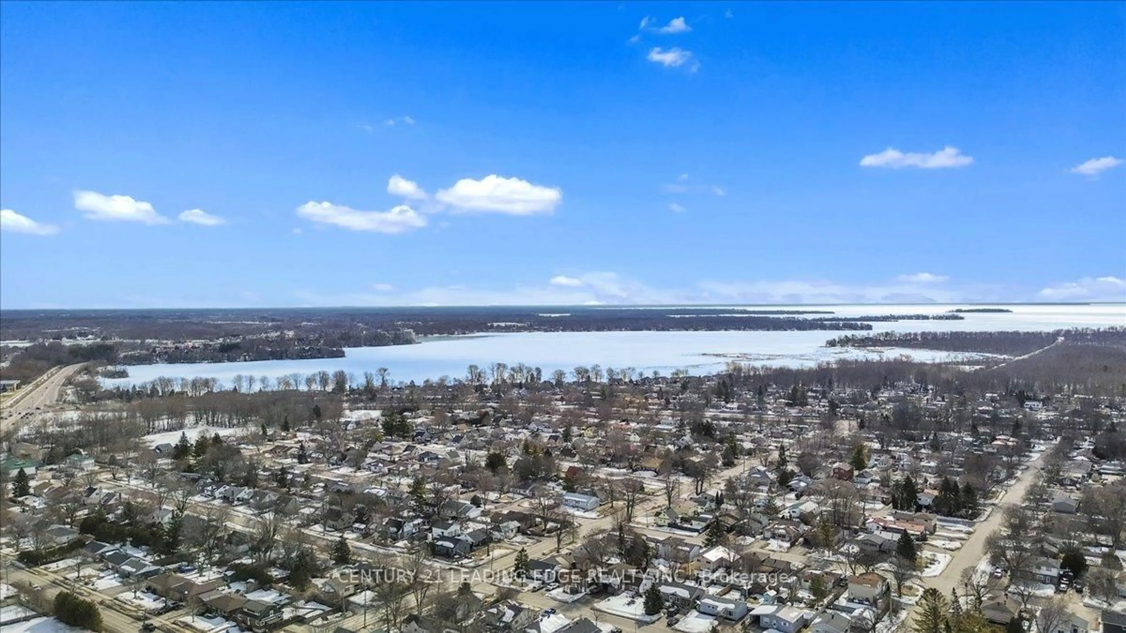 A pic from outside/outdoor area/front of a property/back of a property/a pic from drone, water/lake/river/ocean view for 28 CHURCHLEA Mews, Orillia Ontario L3V 8K9