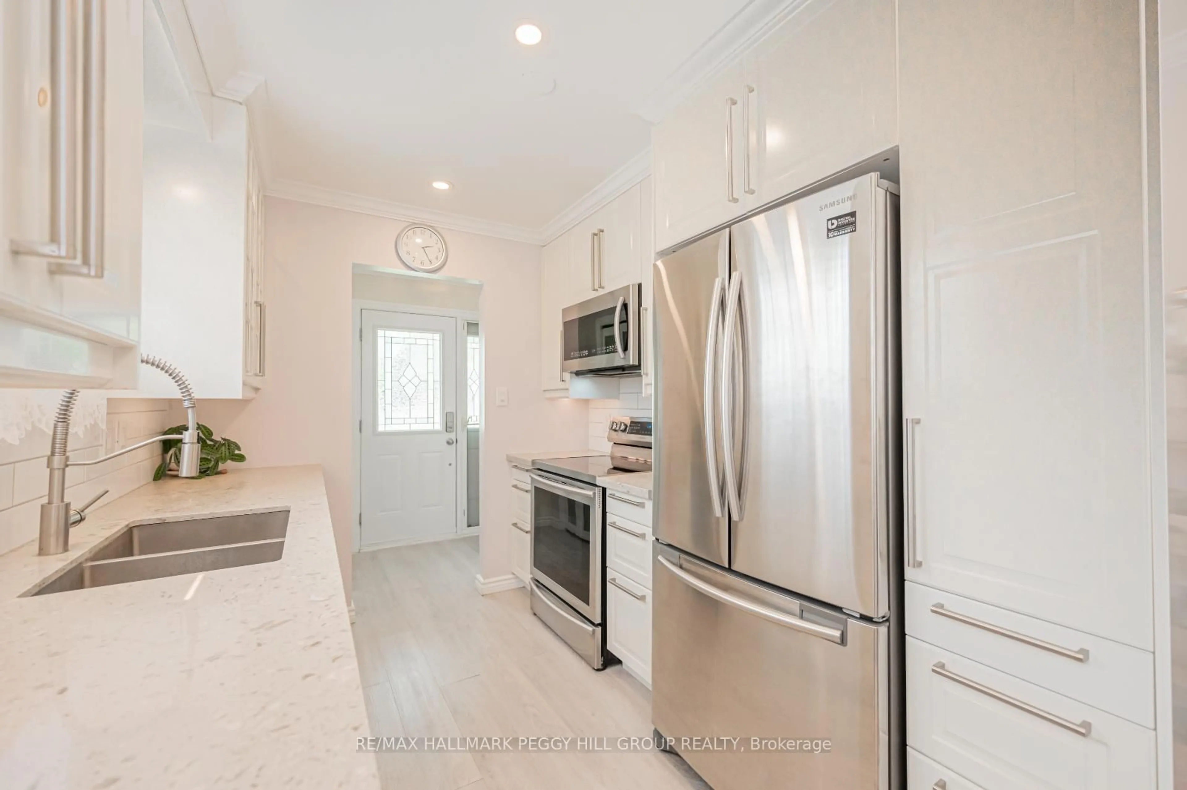 Unknown for 17A Cundles Rd, Barrie Ontario L4M 5L1