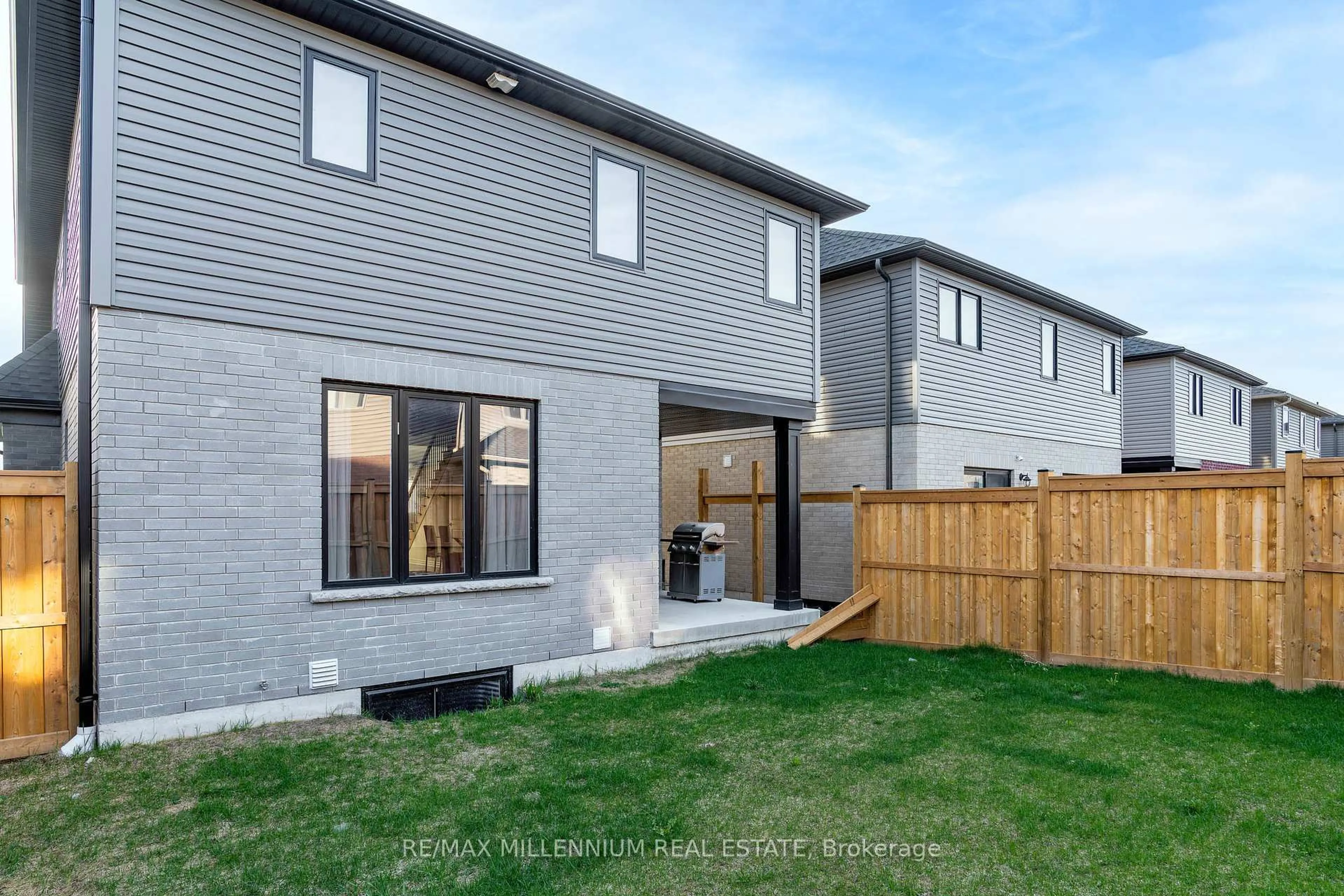 Unknown for 19 Kerr St, Collingwood Ontario L9Y 4B6