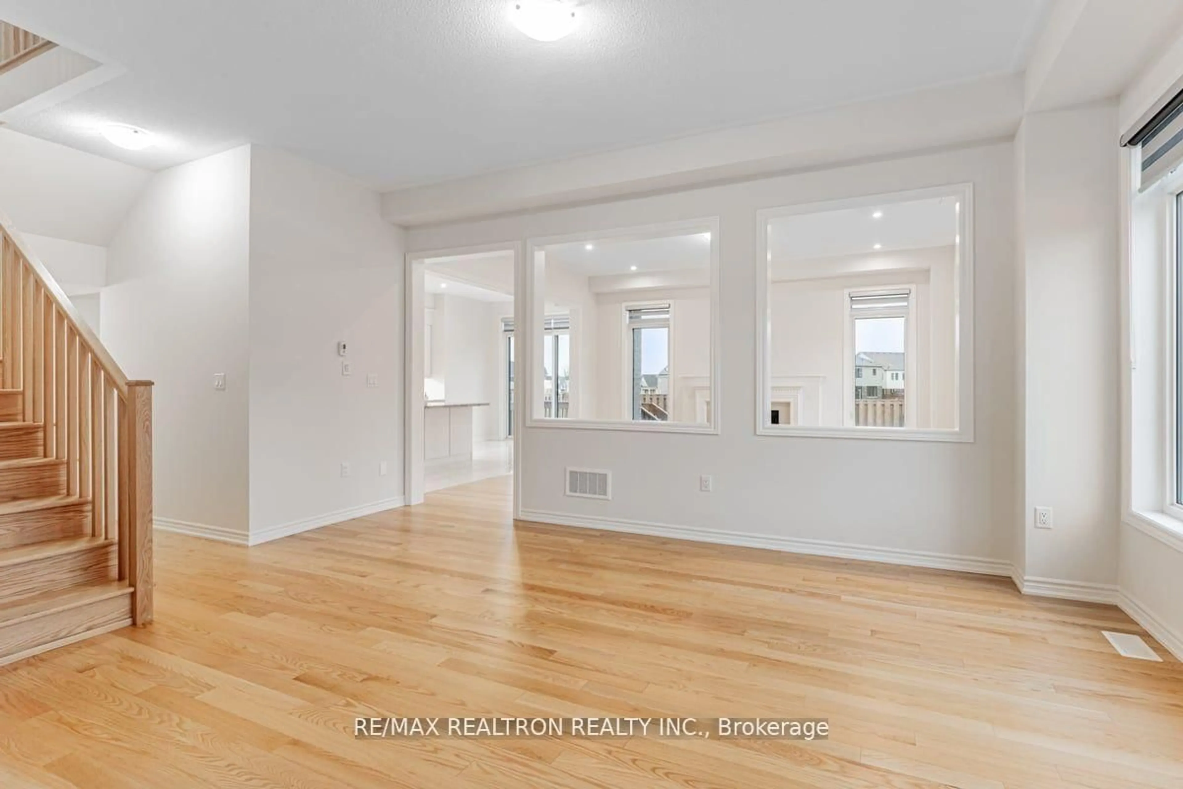 A pic of a room for 47 Alnwick St, Barrie Ontario L9J 0L3